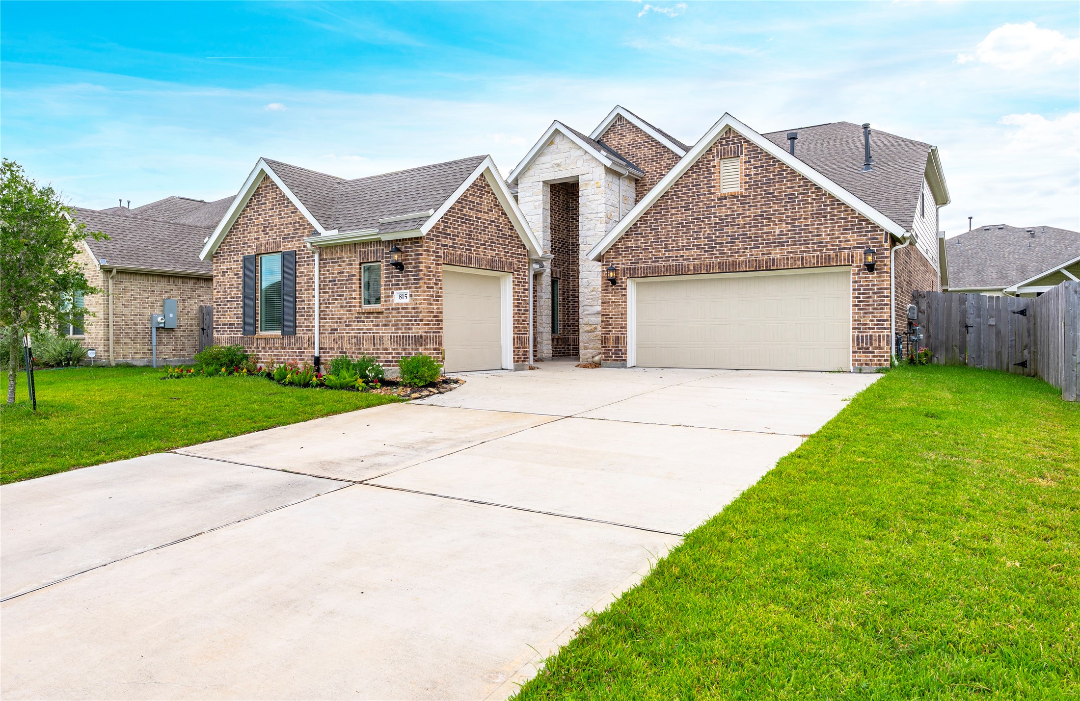 nice long driveway leading to two separate entrances