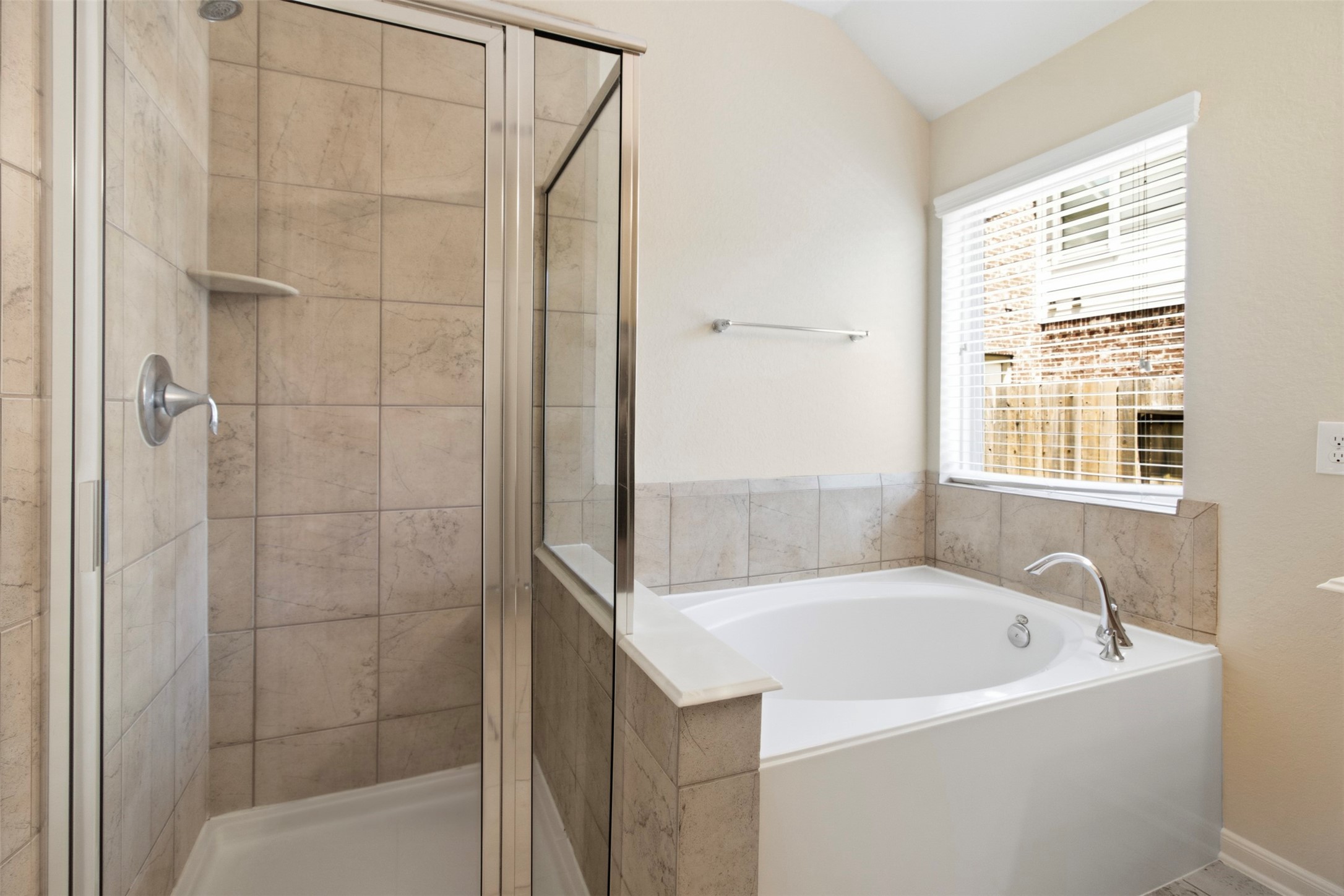 24422 Myrtle Creek Falls, Tomball, TX 77375