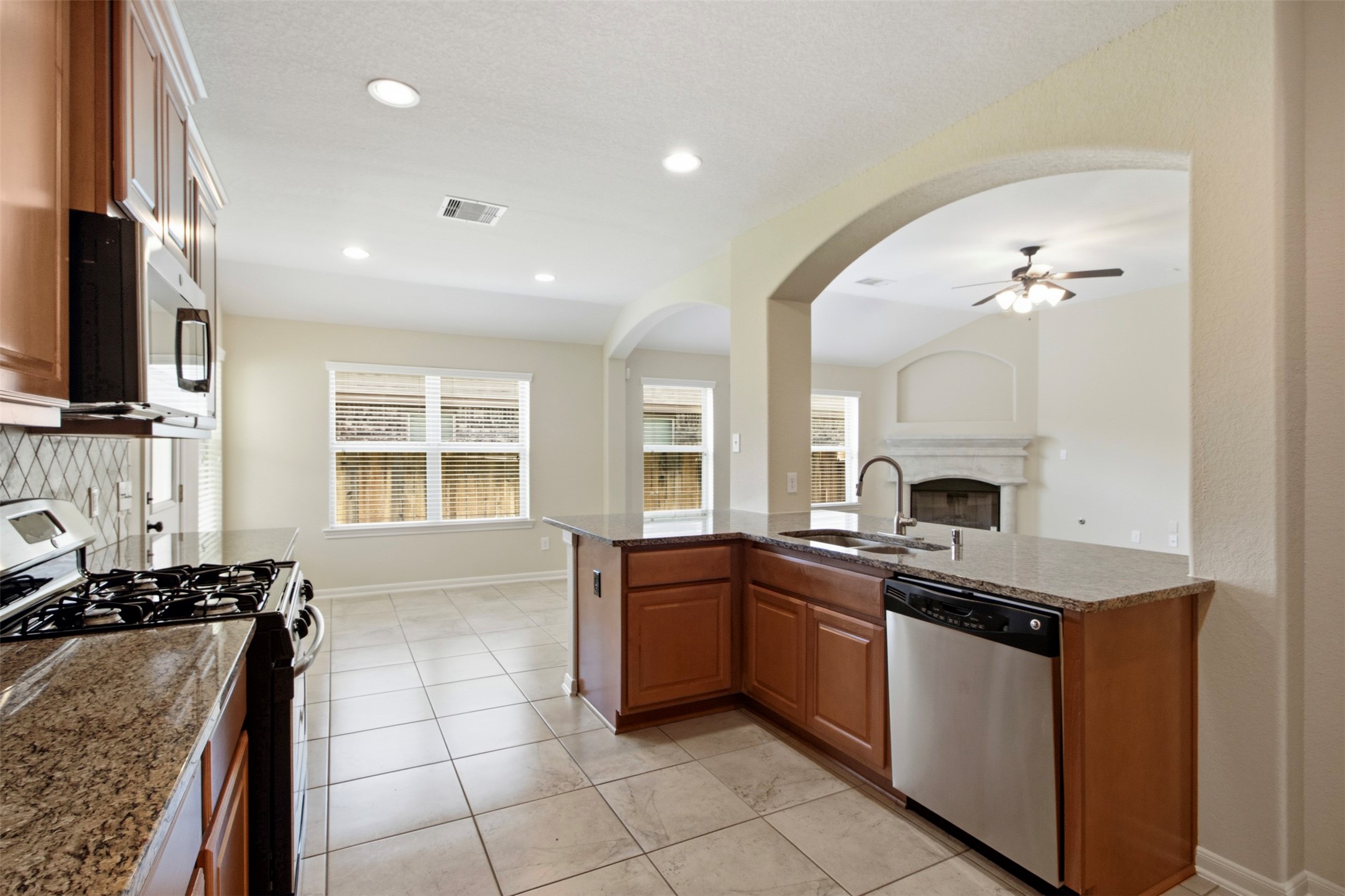 24422 Myrtle Creek Falls, Tomball, TX 77375