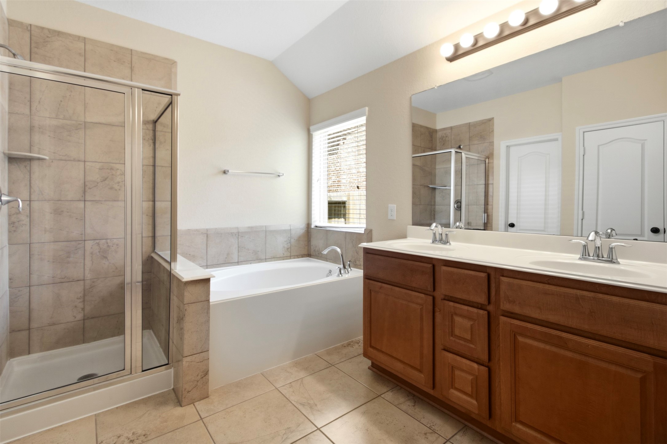 24422 Myrtle Creek Falls, Tomball, TX 77375