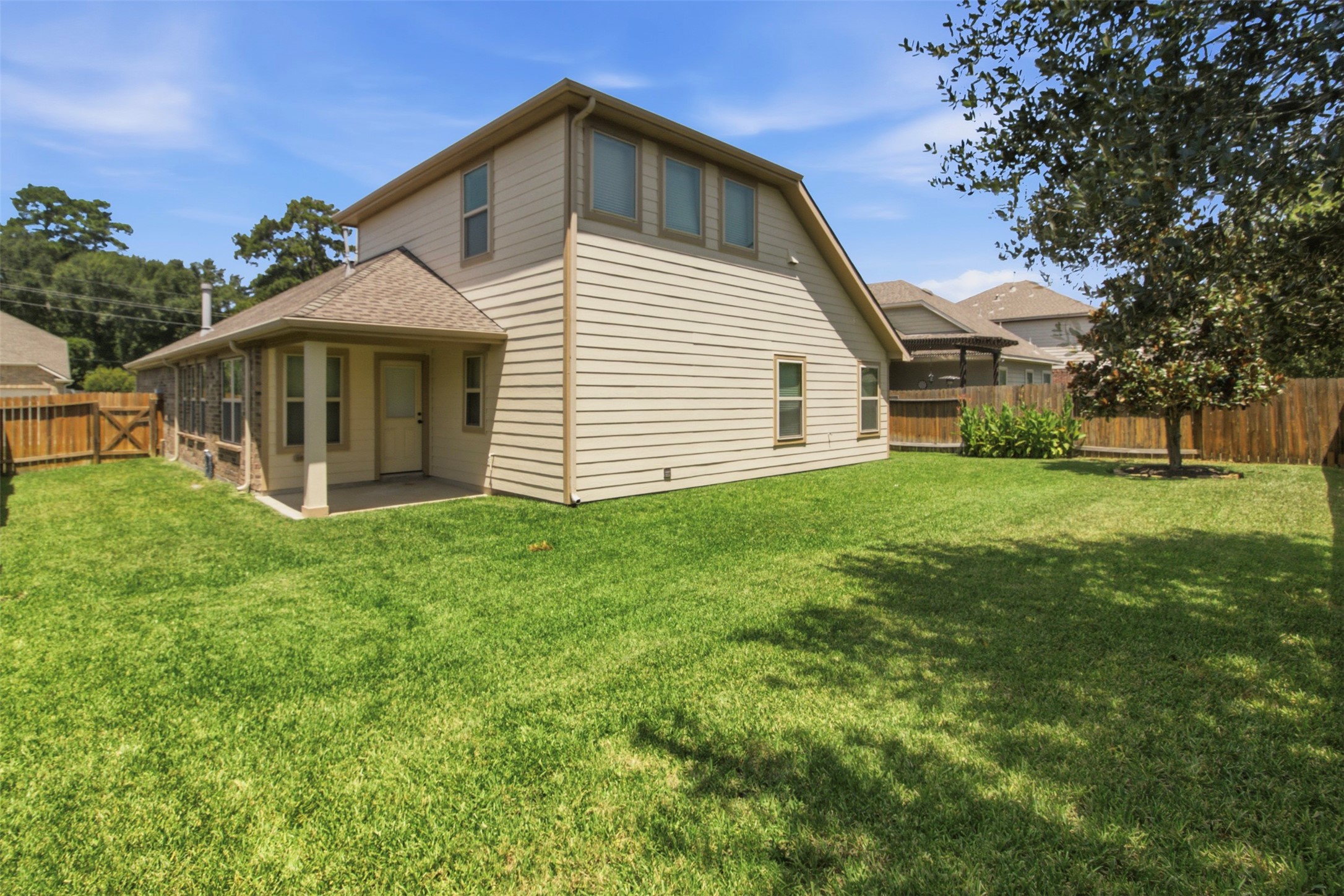 24422 Myrtle Creek Falls, Tomball, TX 77375