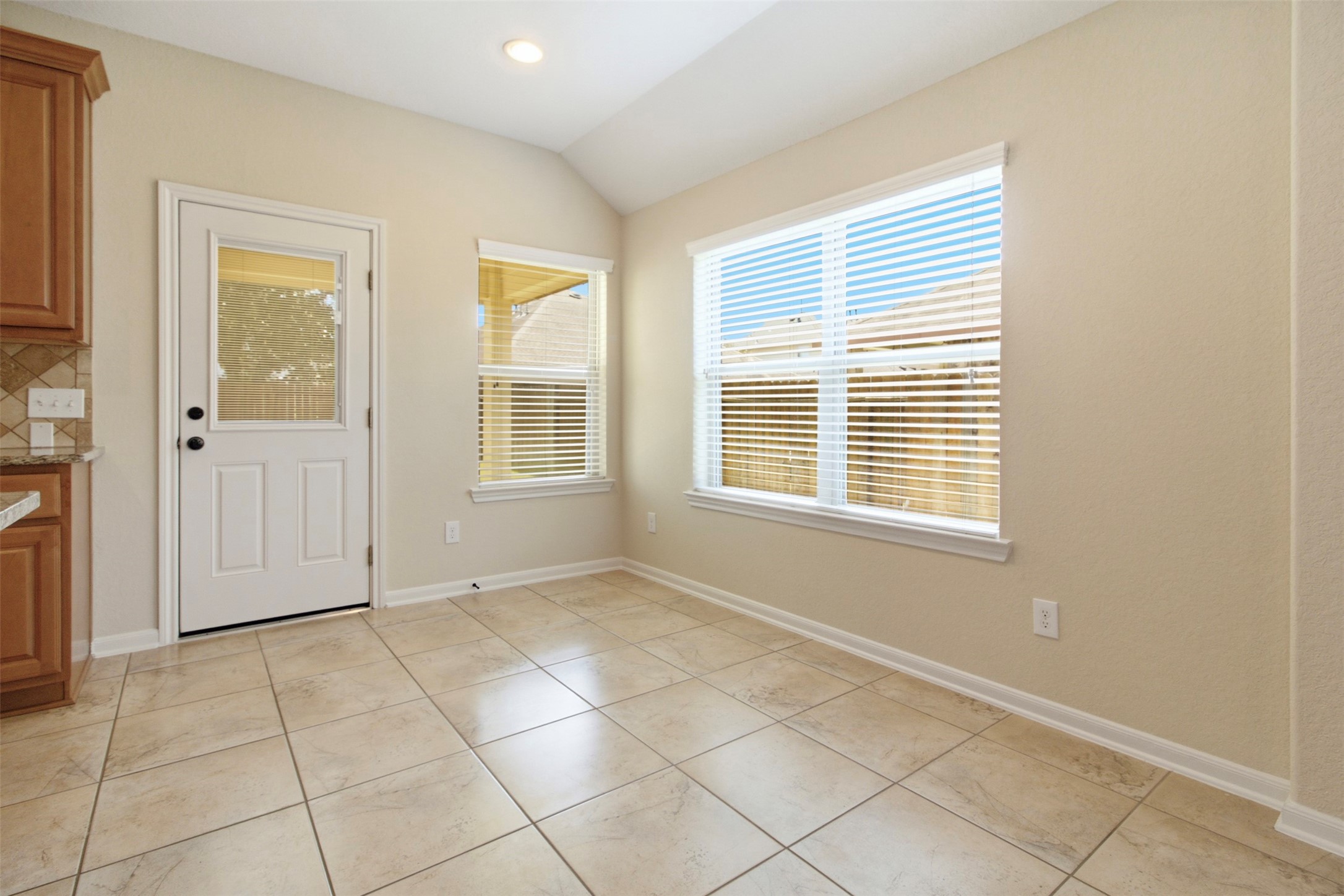 24422 Myrtle Creek Falls, Tomball, TX 77375