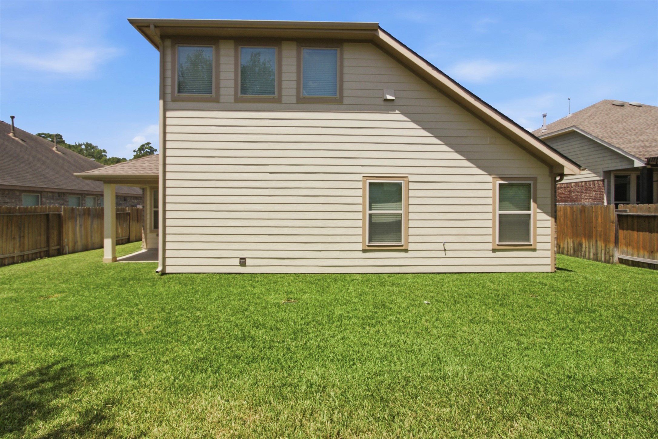 24422 Myrtle Creek Falls, Tomball, TX 77375