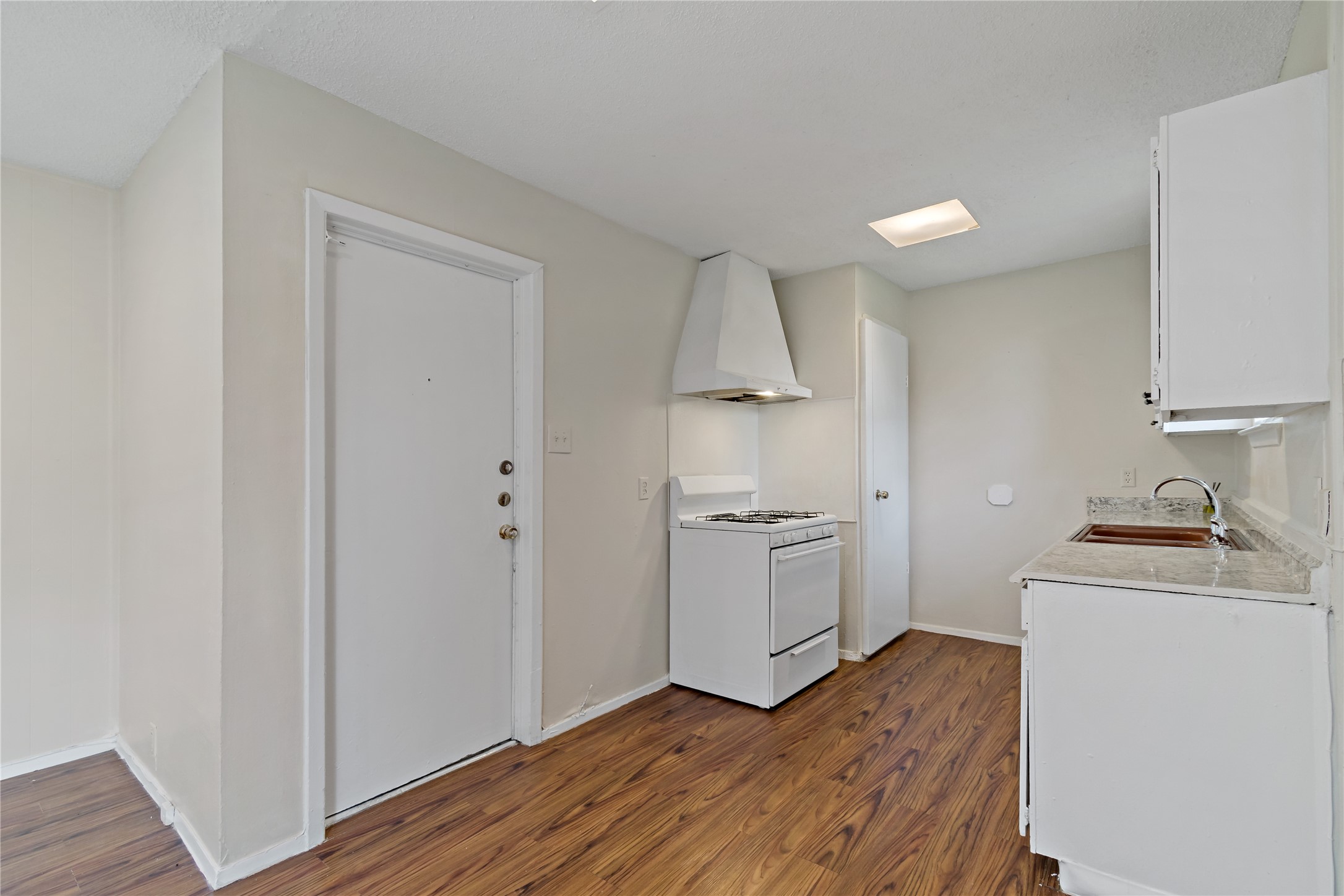 14515 Essendine Lane, Houston, TX 77045