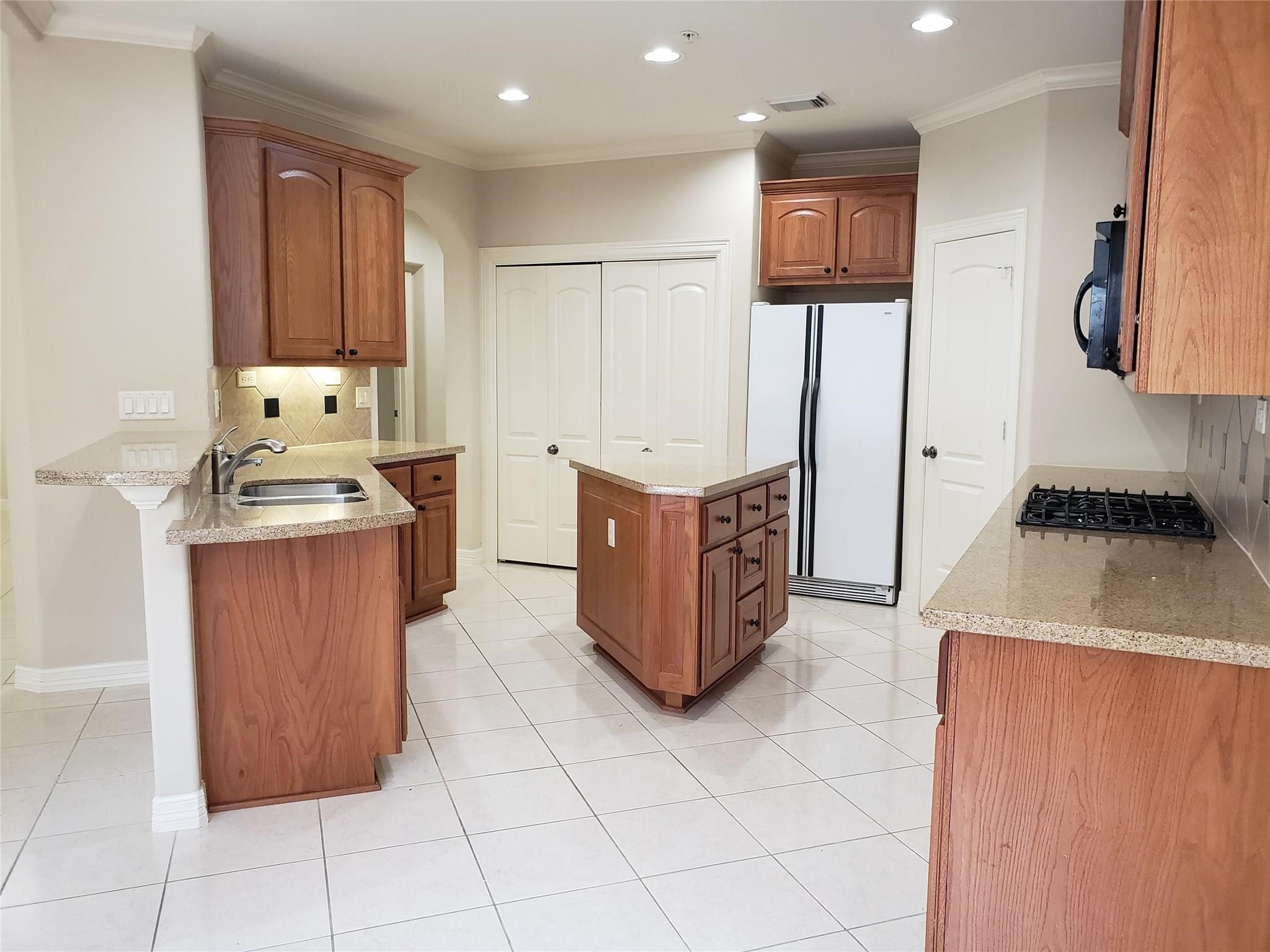 4330 Lake Run Drive, Sugar Land, TX 77459