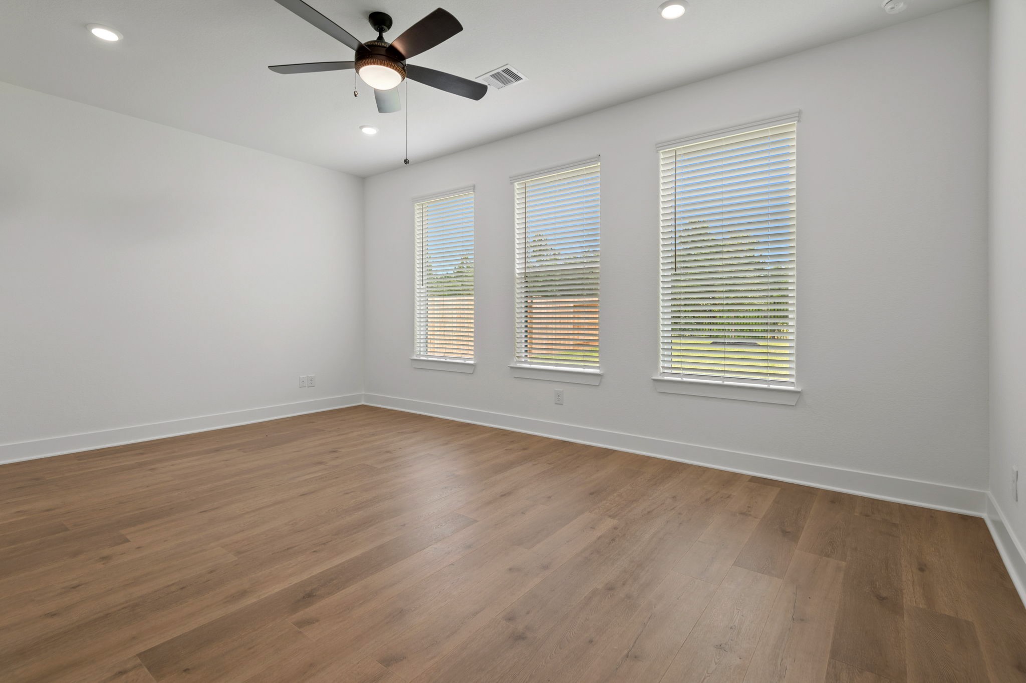 5608 Marigold Mile Drive, Magnolia, TX 77354