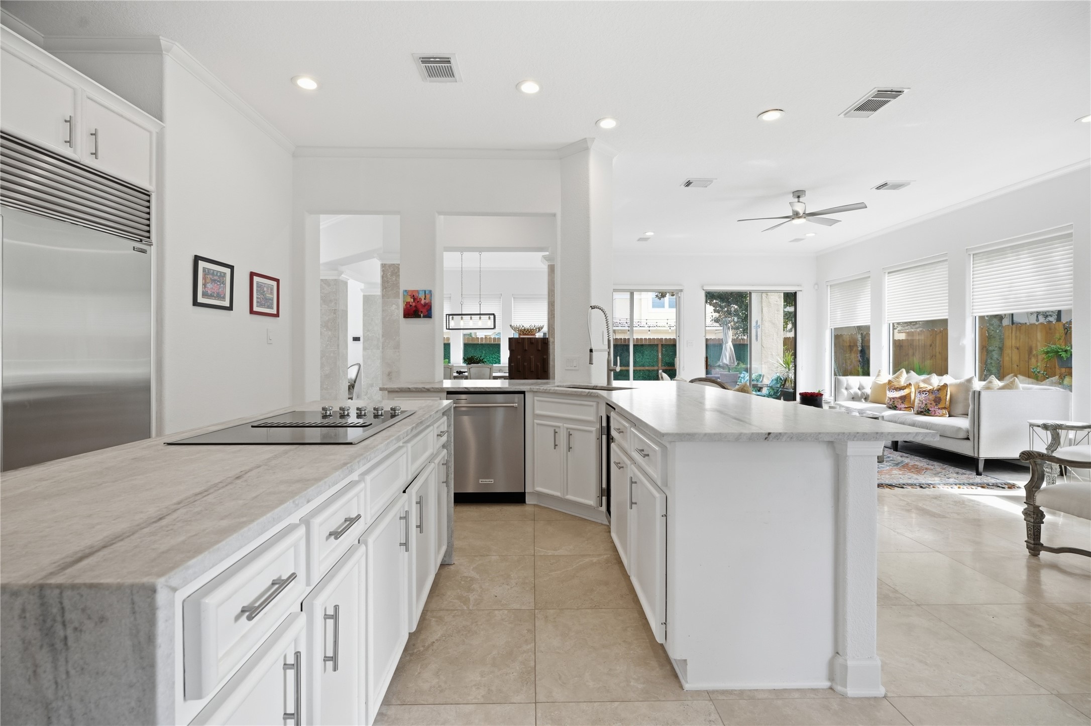 320 Harborside Circle, Kemah, TX 77565