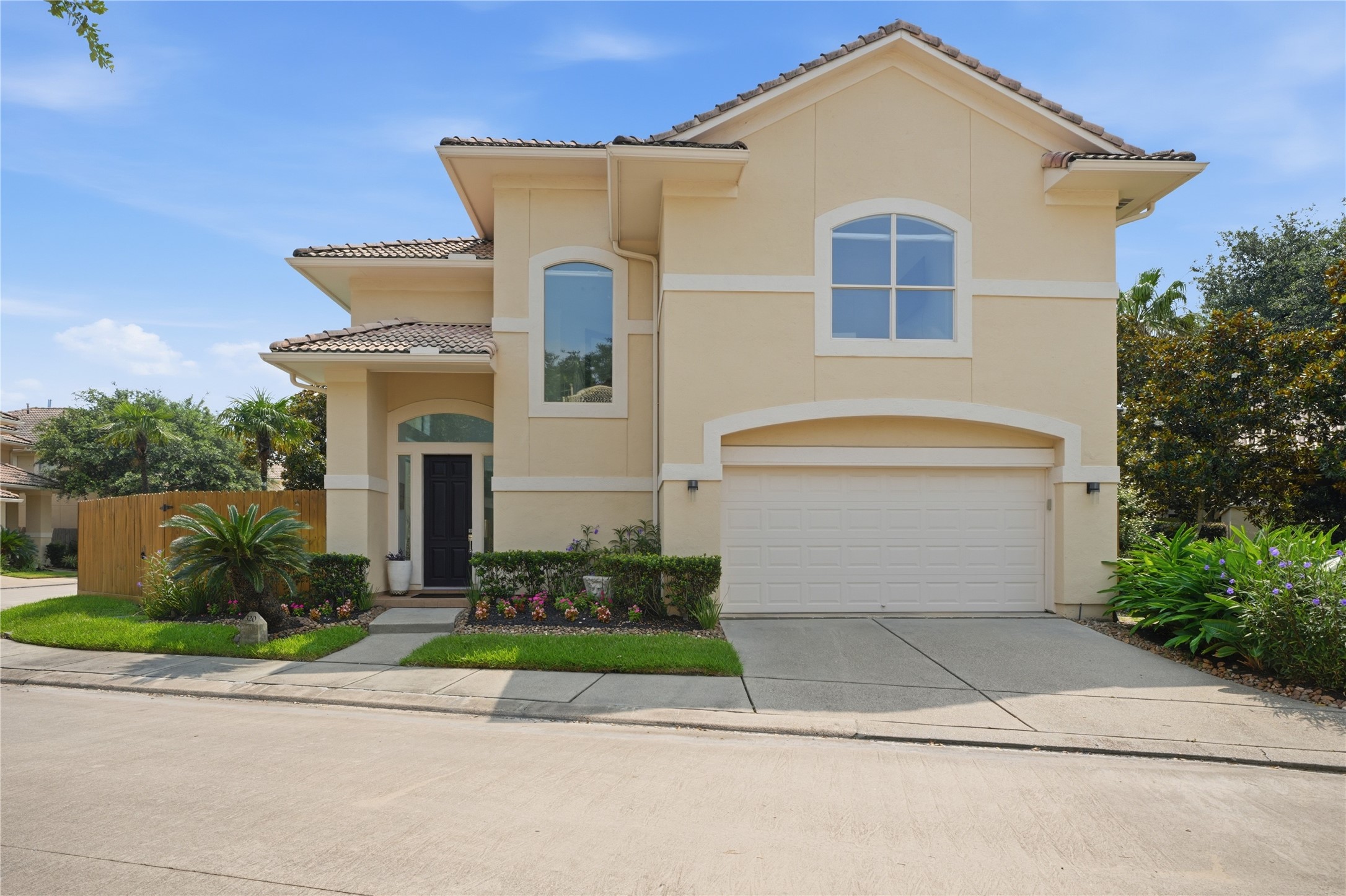 320 Harborside Circle, Kemah, TX 77565