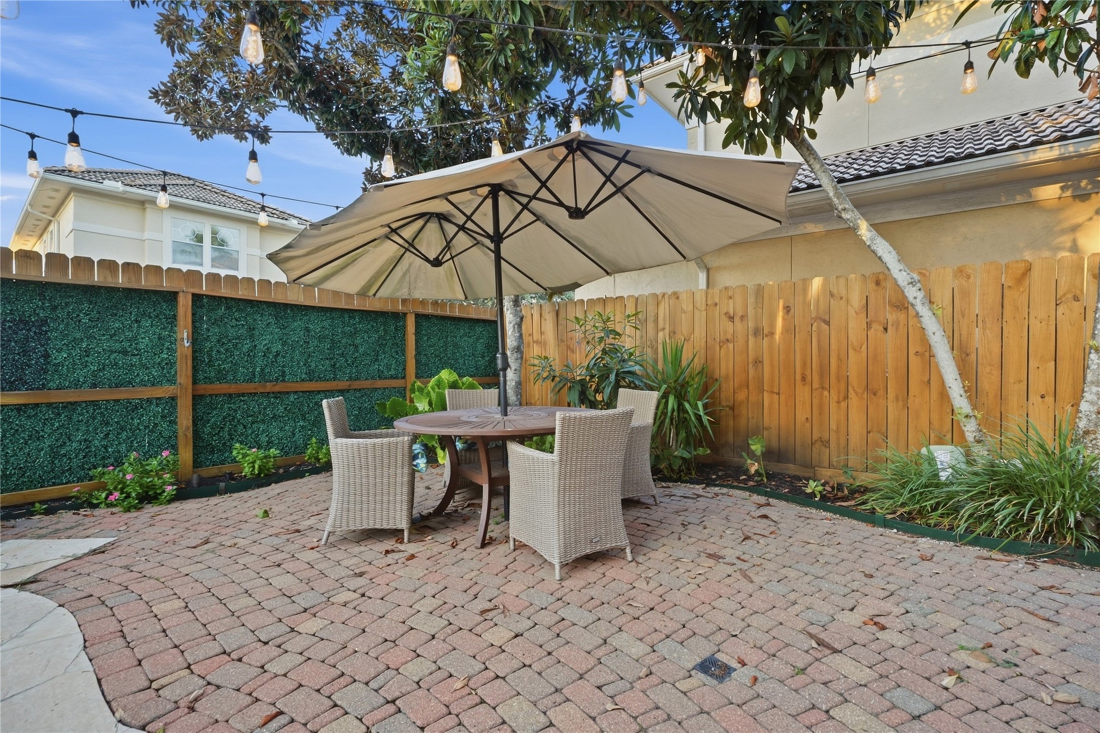 320 Harborside Circle, Kemah, TX 77565