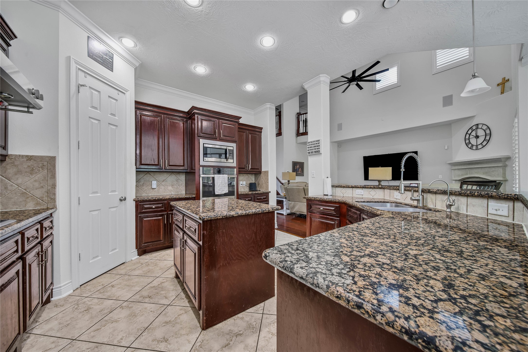 404 Trade Winds Court, Montgomery, TX 77316