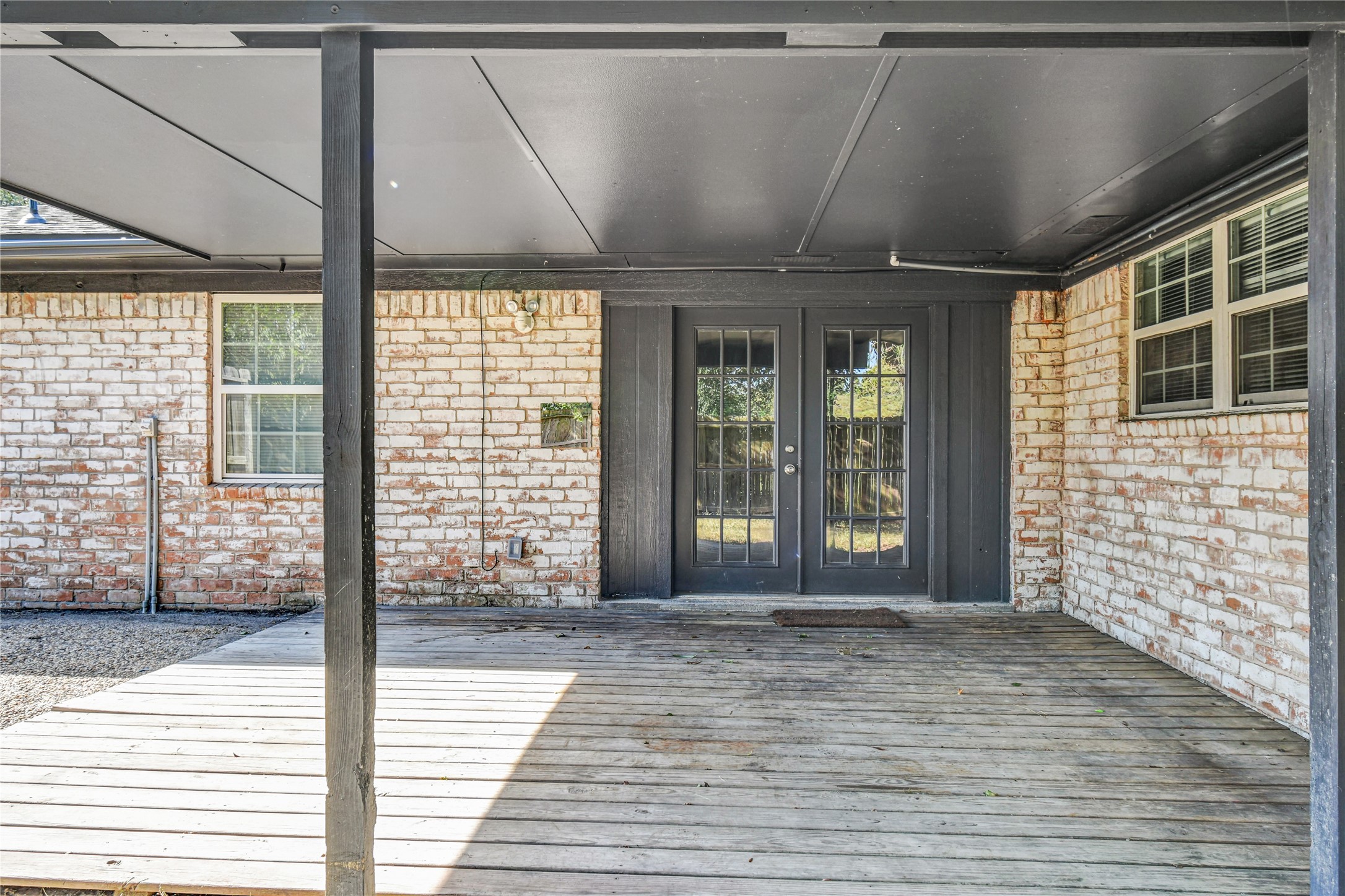 Spacious 16'x13" back deck