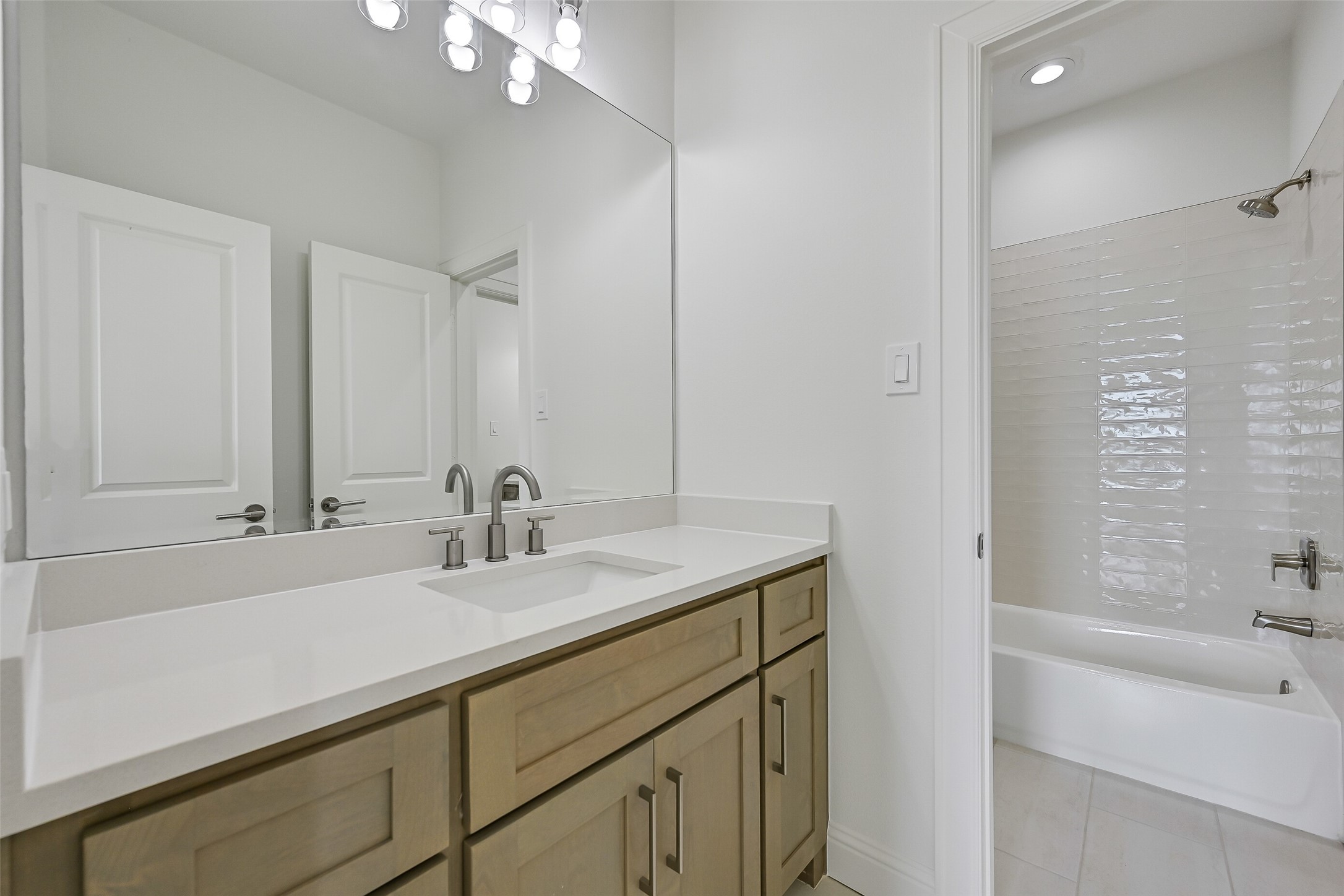 1627 Bay Pointe Drive, Galveston, TX 77554