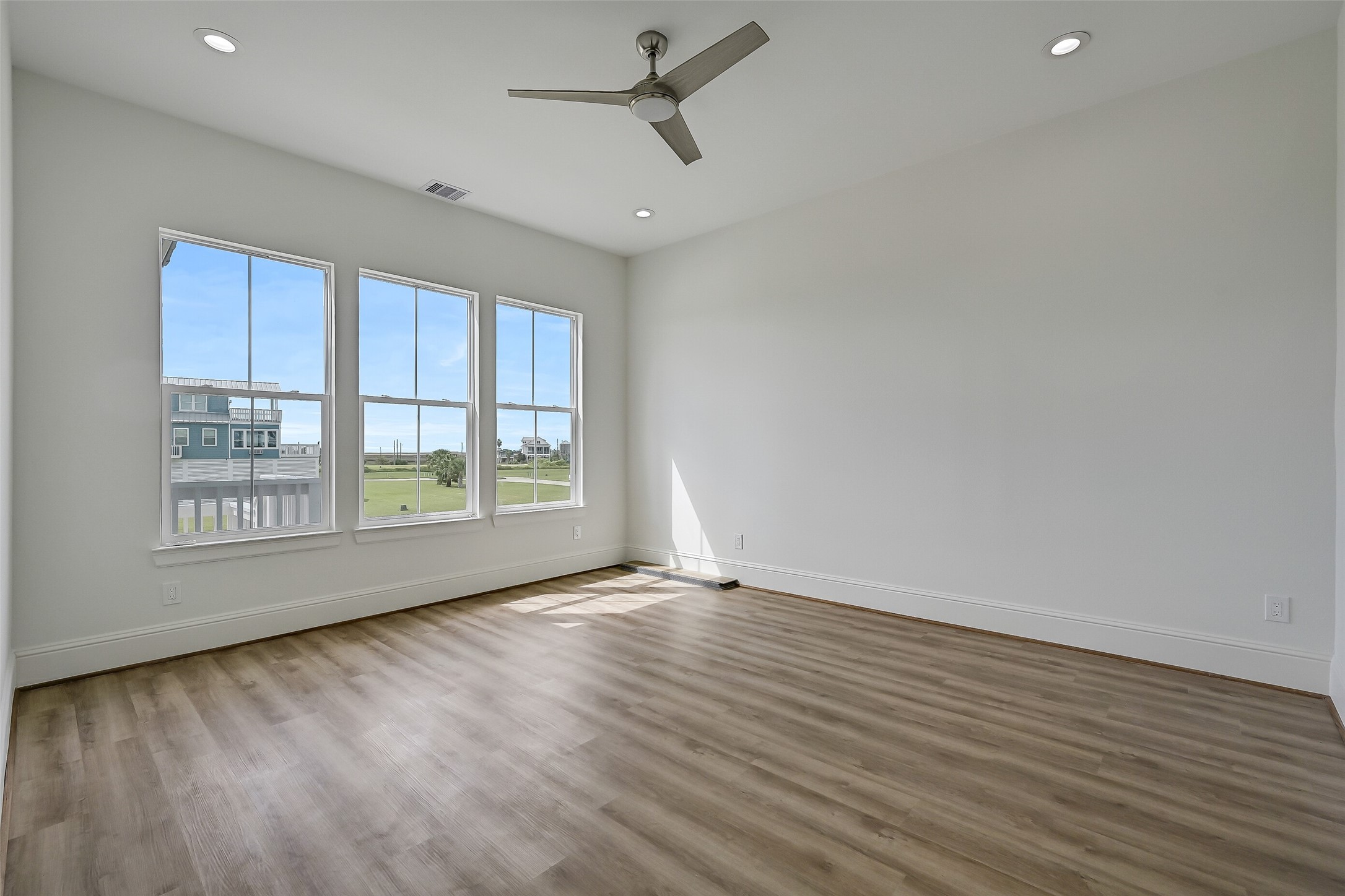 The primary suite is complete with a spacious walk-in closet and en-suite bathroom.