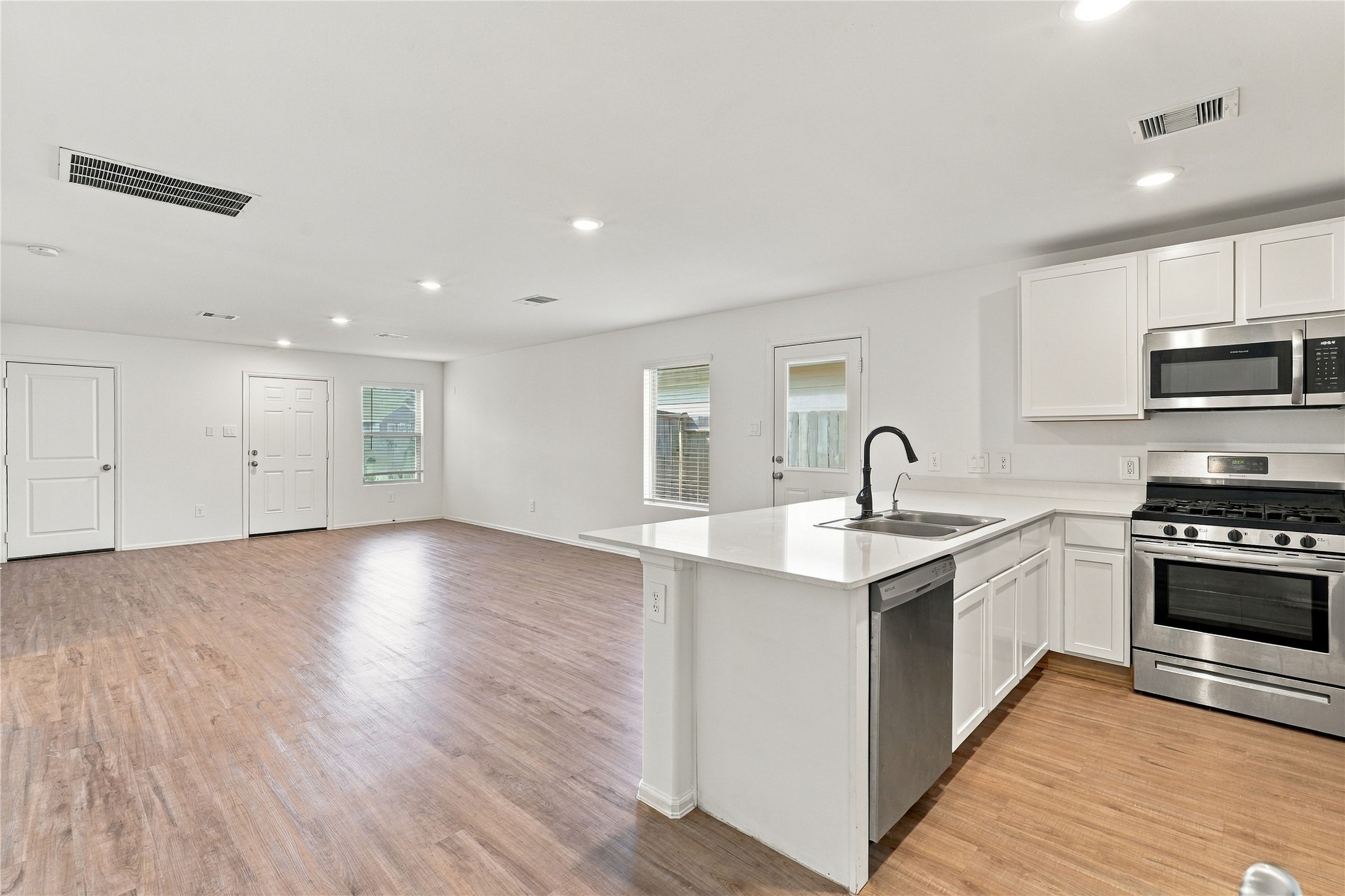 967 Oak Mist Lane, Magnolia, TX 77354