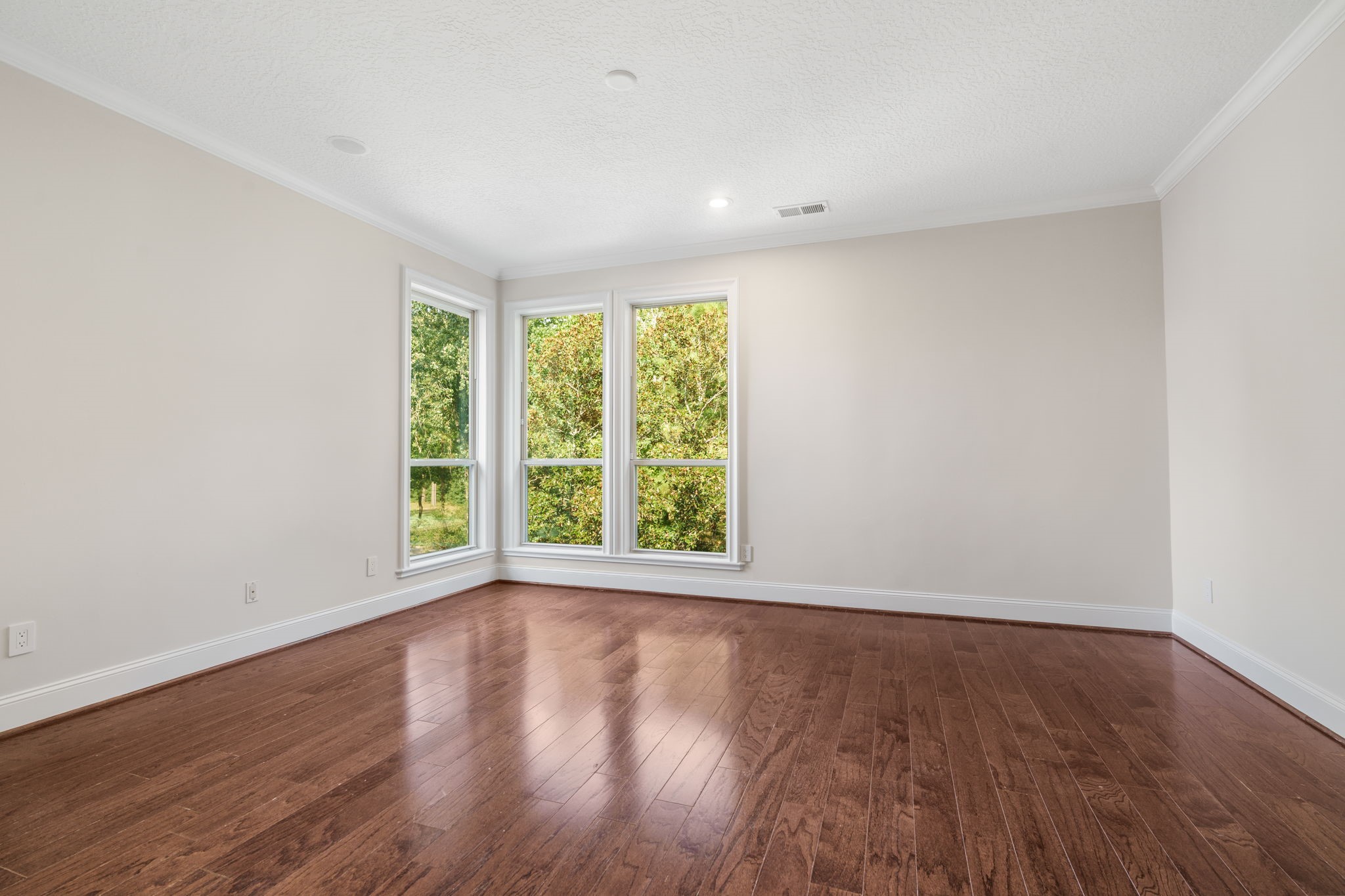 98 W Ambassador Bend, The Woodlands, TX 77382