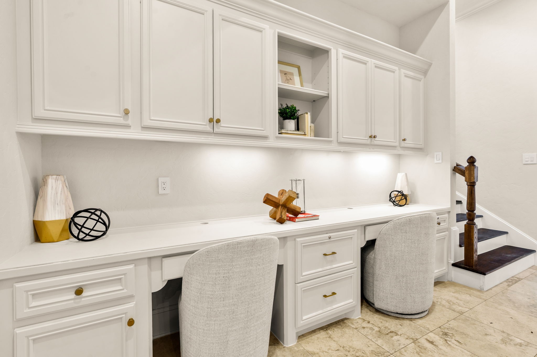 98 W Ambassador Bend, The Woodlands, TX 77382