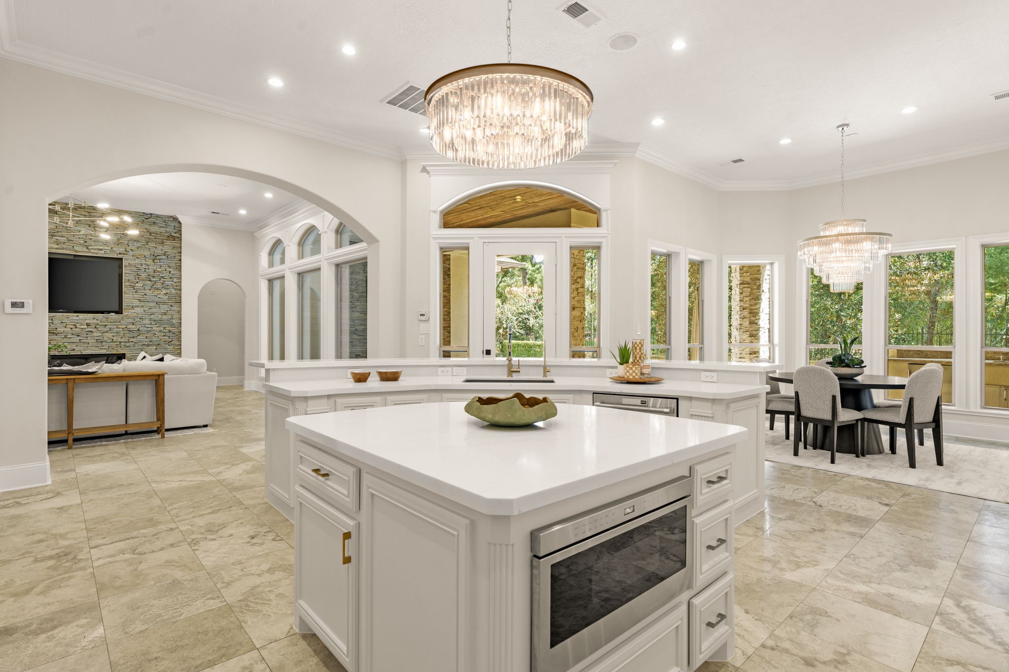 98 W Ambassador Bend, The Woodlands, TX 77382