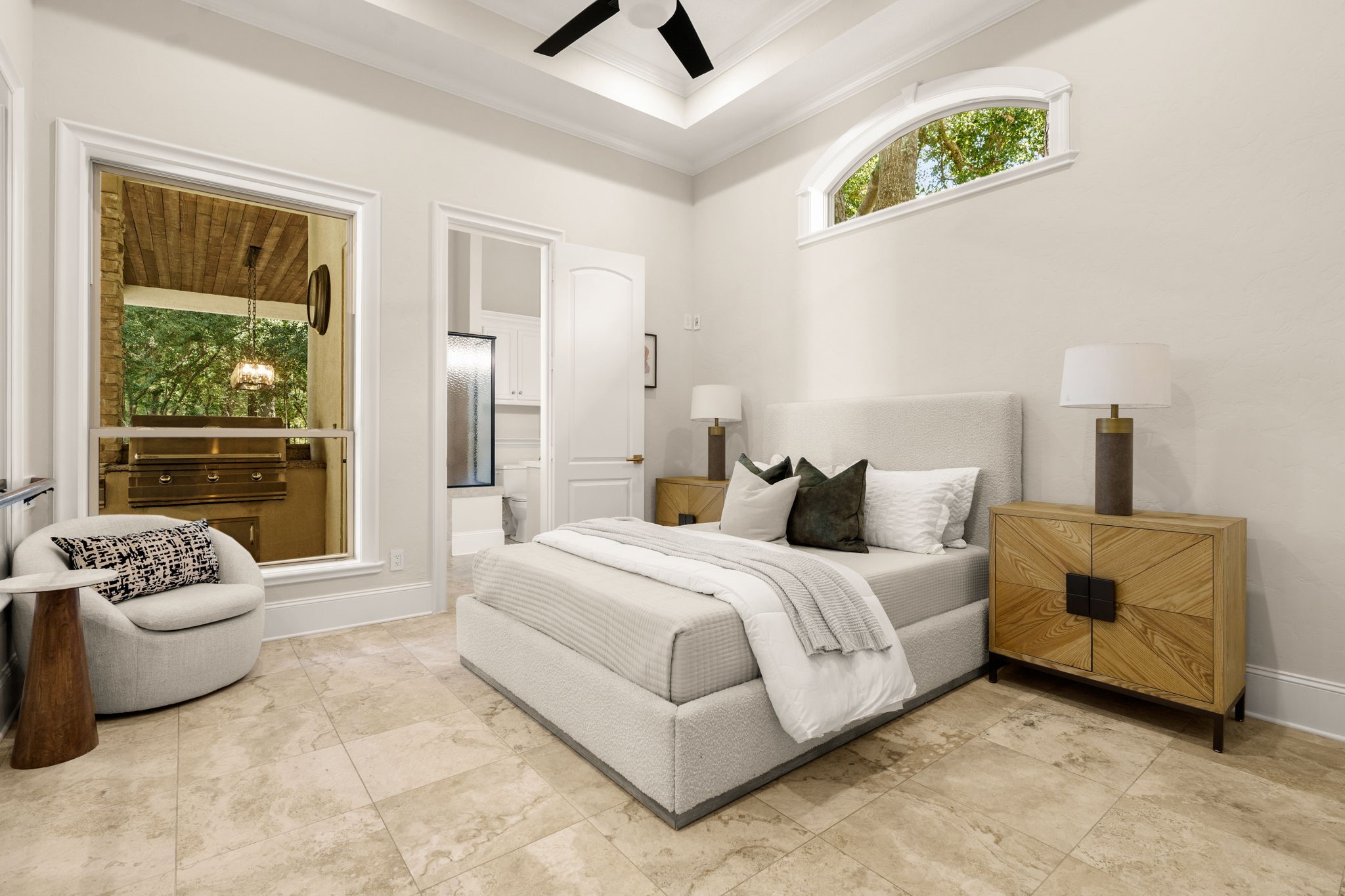 98 W Ambassador Bend, The Woodlands, TX 77382