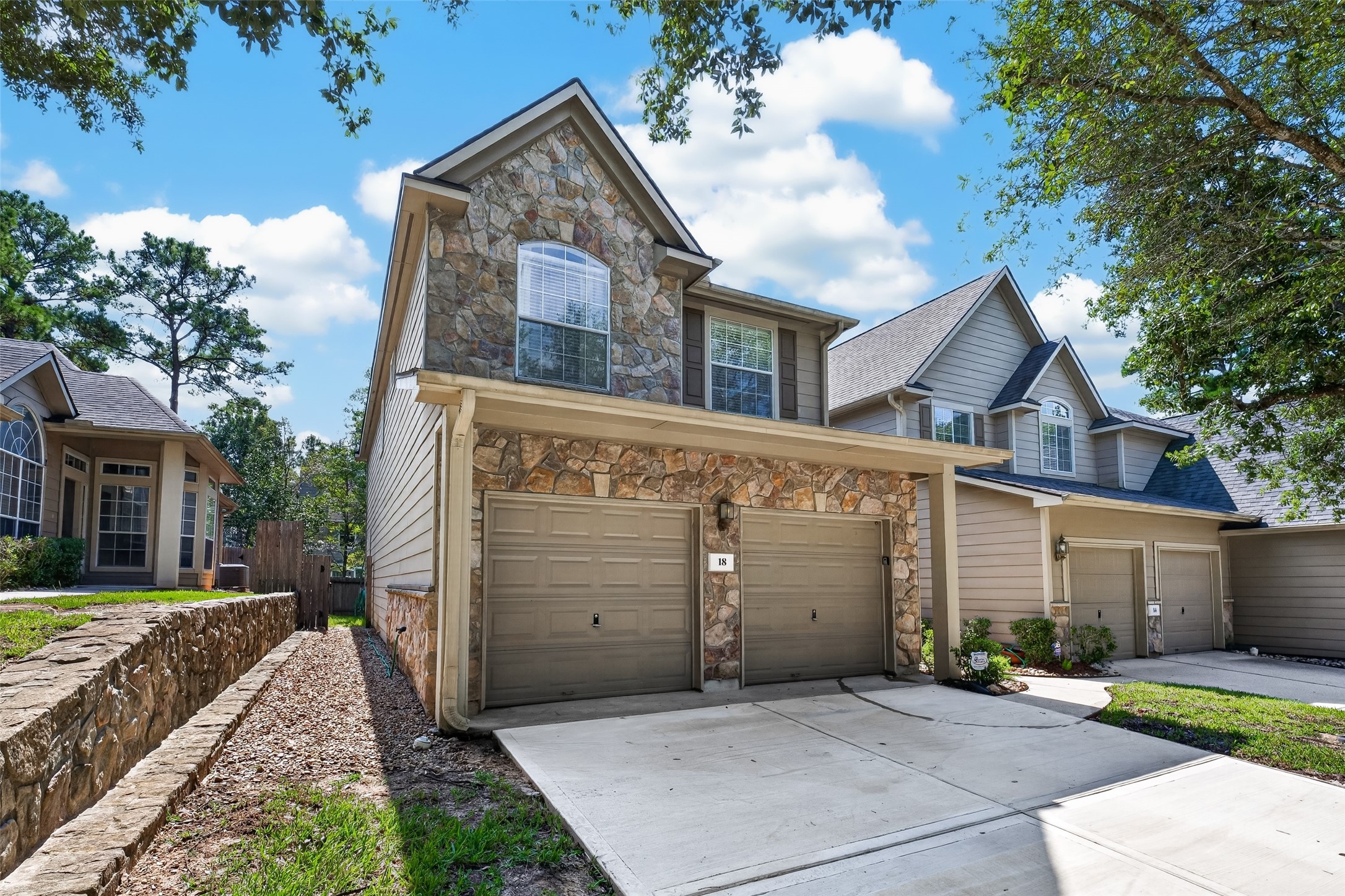 18 Valley Oaks Circle, The Woodlands, TX 77382 18 Valley Oaks Circle, The Woodlands, TX 77382