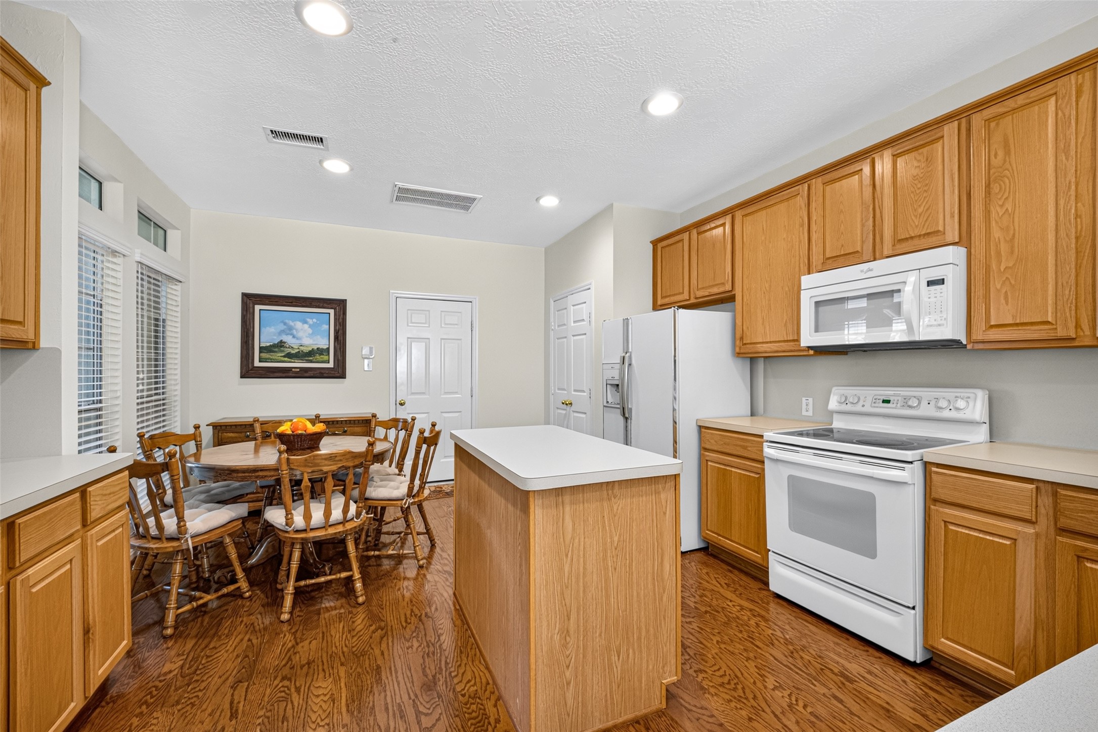 18 Valley Oaks Circle, The Woodlands, TX 77382