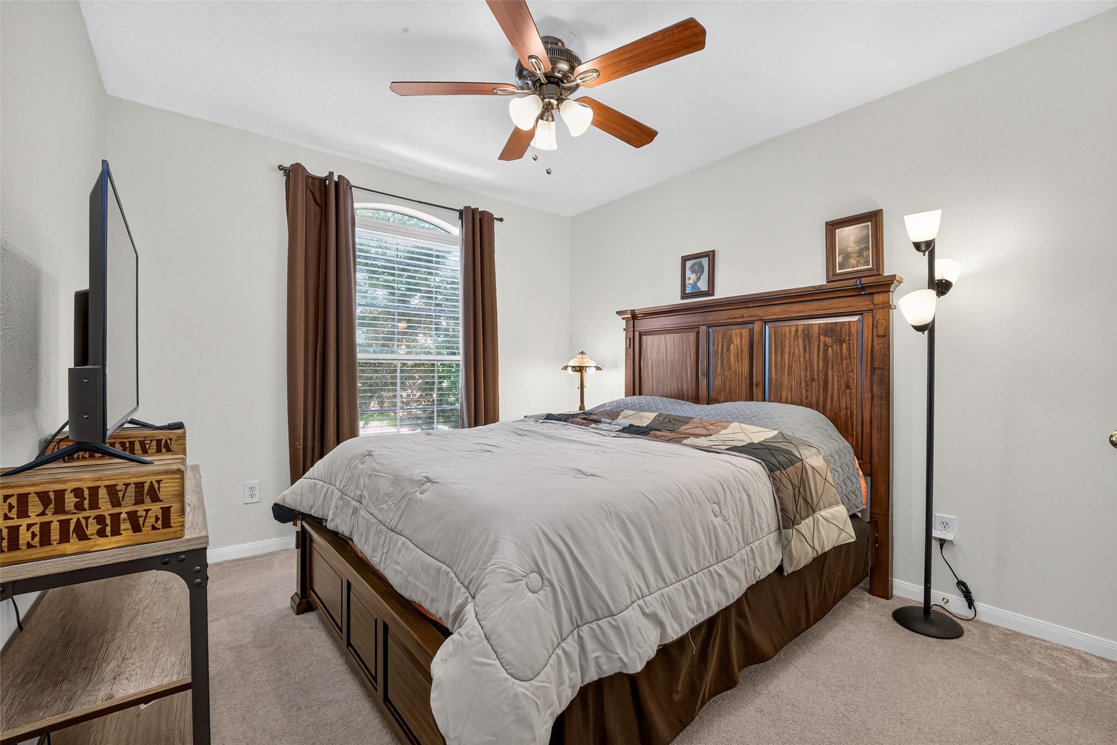 Secondary bedroom