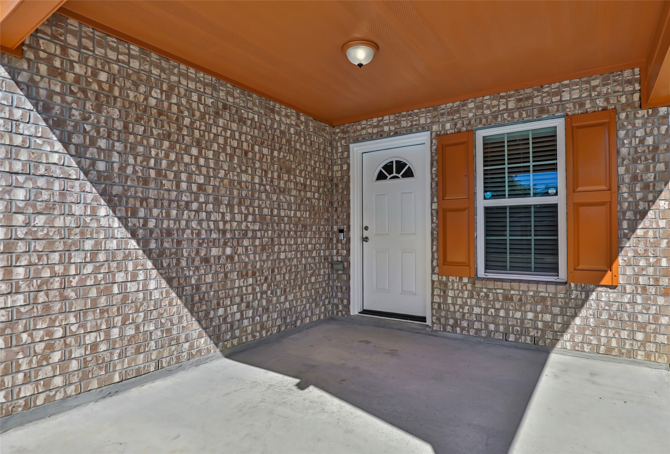204 W James Street, Baytown, TX 77520