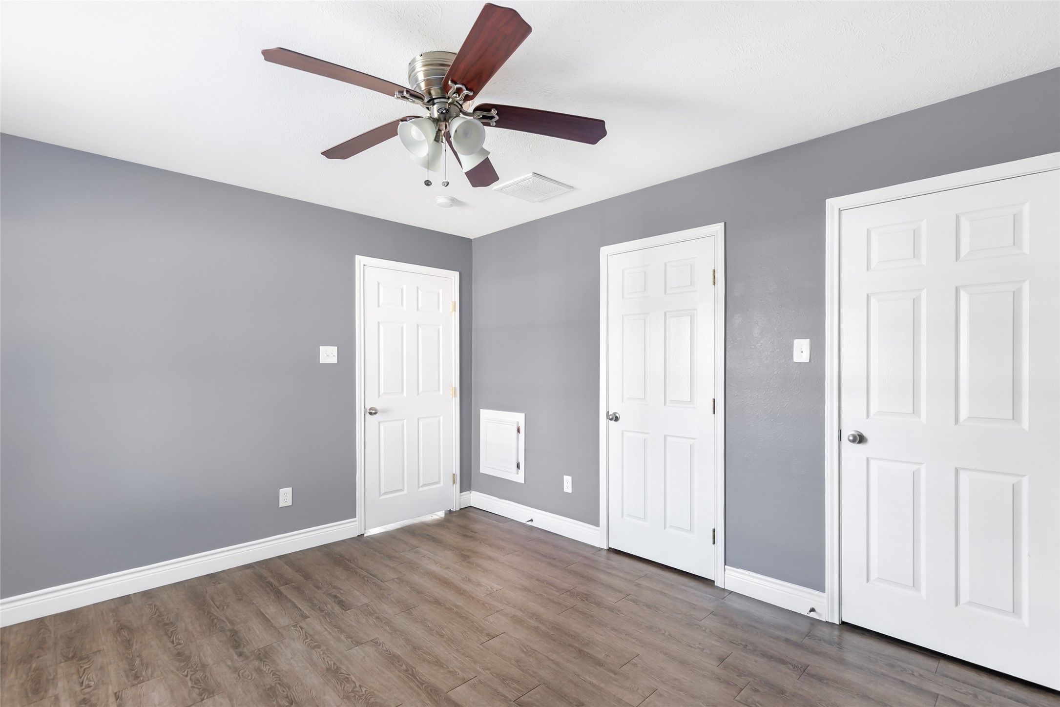 204 W James Street, Baytown, TX 77520