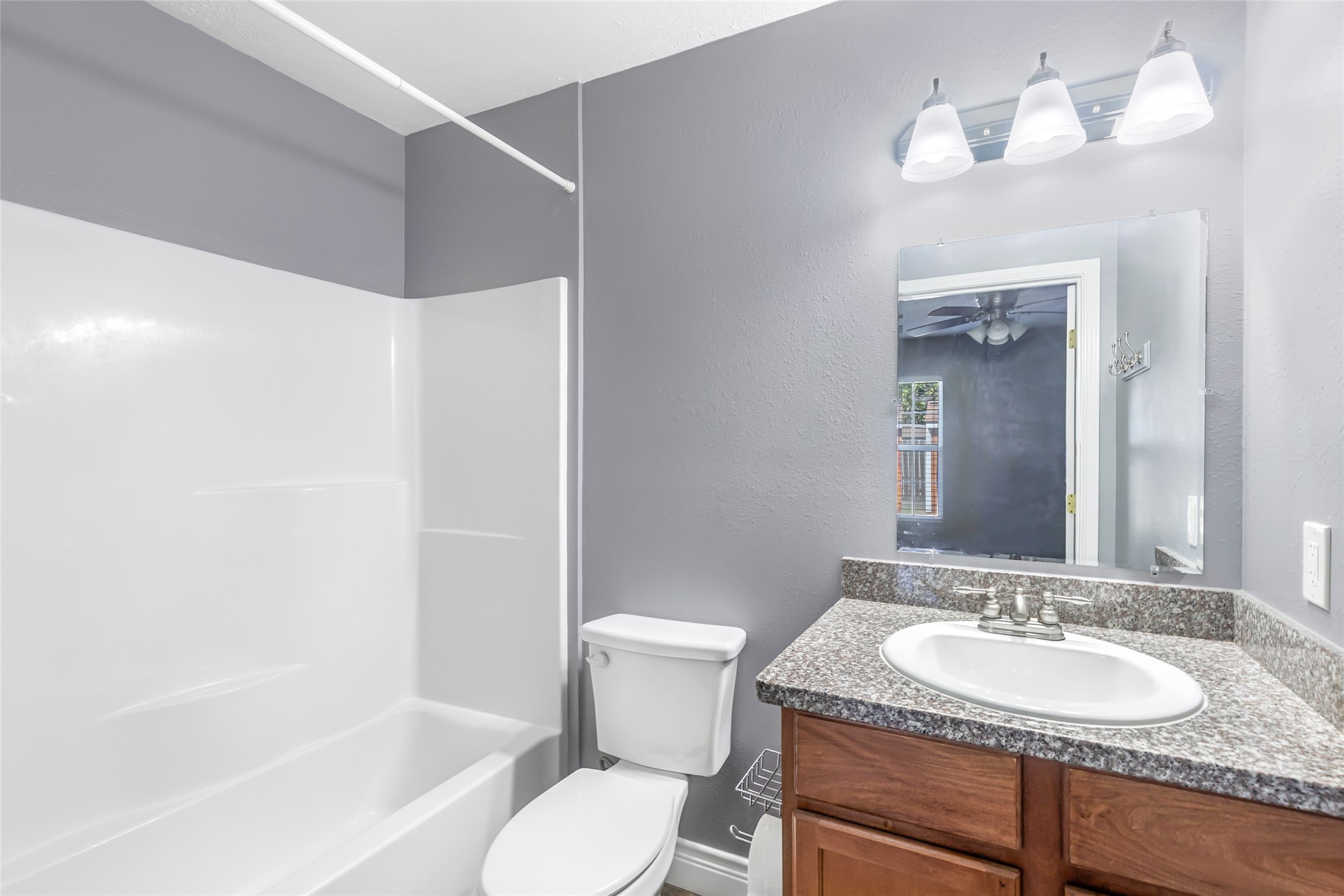 204 W James Street, Baytown, TX 77520
