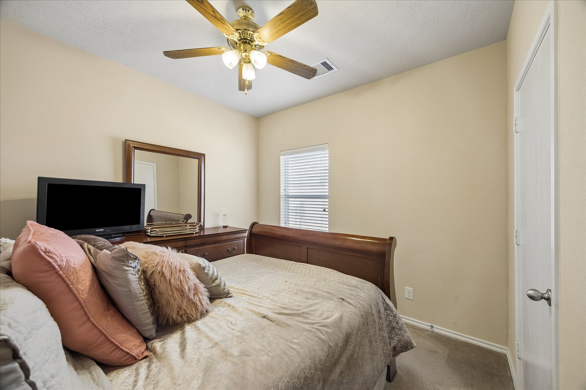 805 Indigo Springs Lane, La Marque, TX 77568