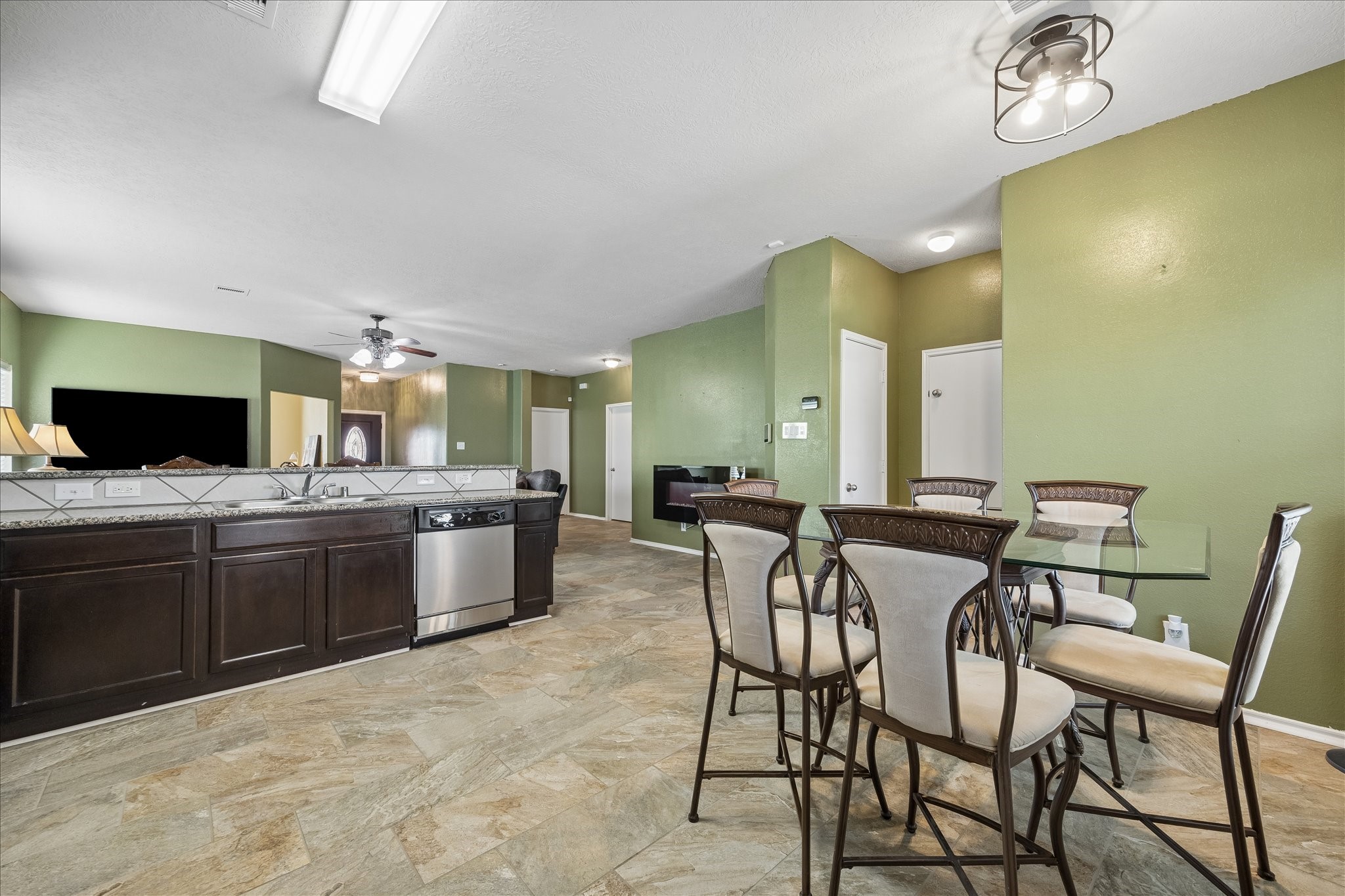 805 Indigo Springs Lane, La Marque, TX 77568