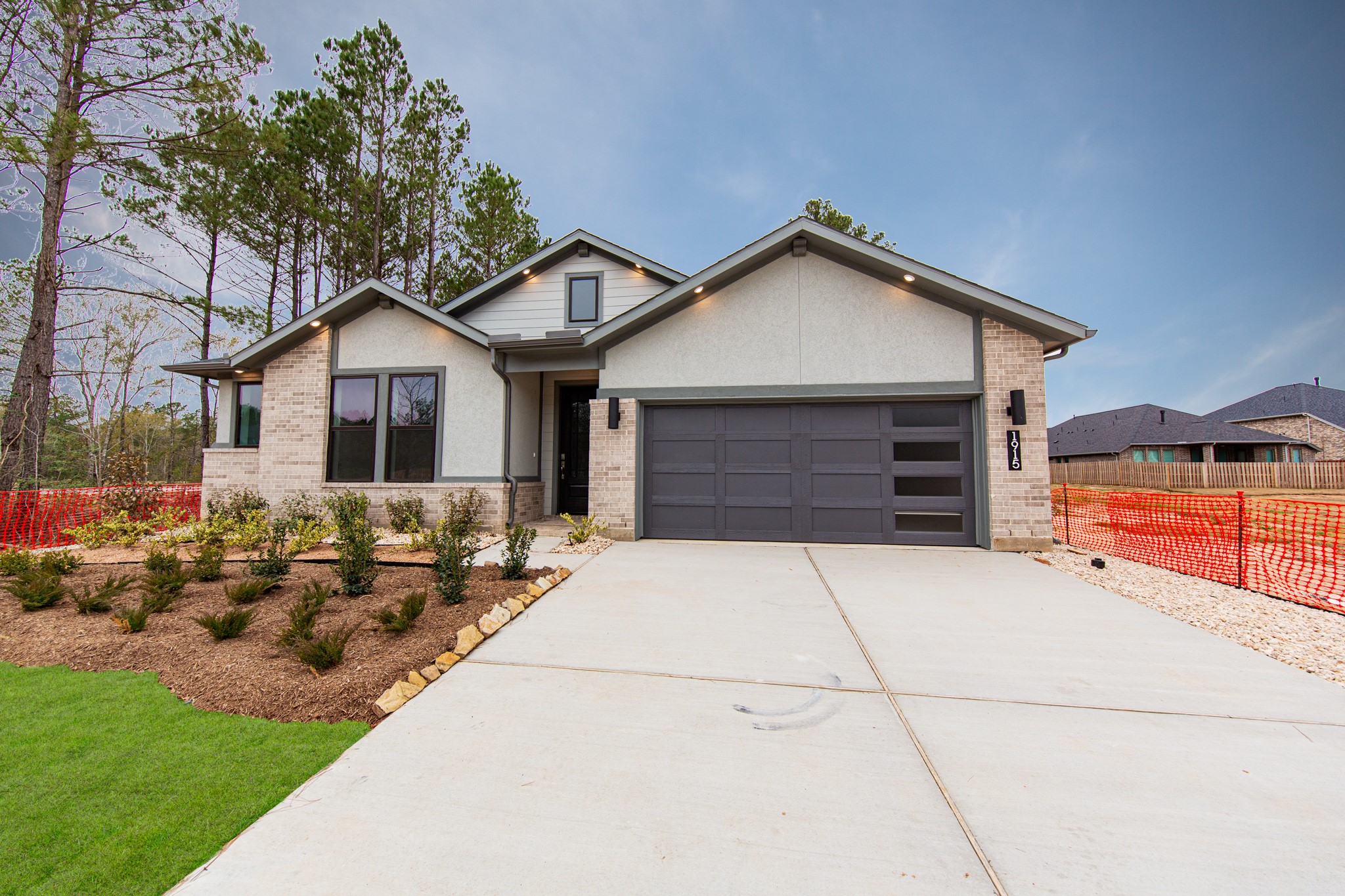 Welcome home to 1915 Langford Street located in COLTON and zoned to Magnolia ISD!
