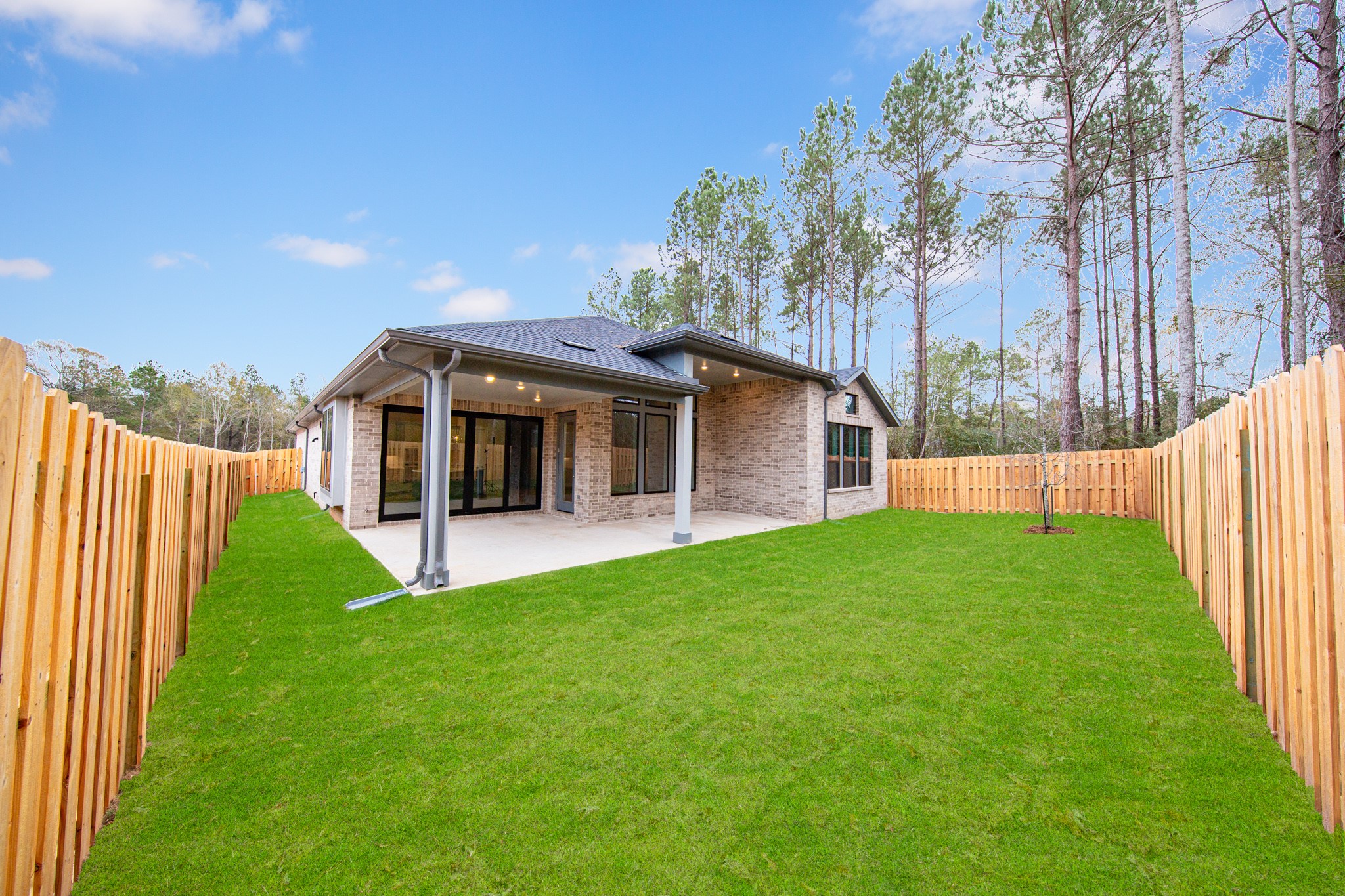 Come explore this generous backyardperfect for kids to play freely and adults to unwind in comfort!