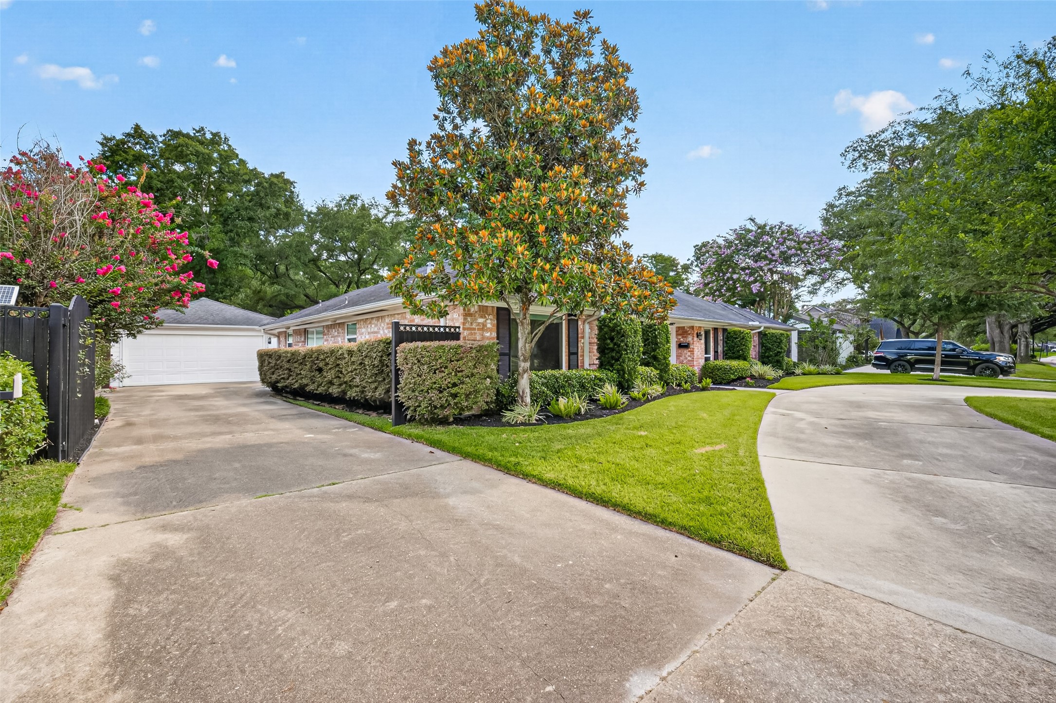 10118 Briar Forest Drive, Houston, TX 77042