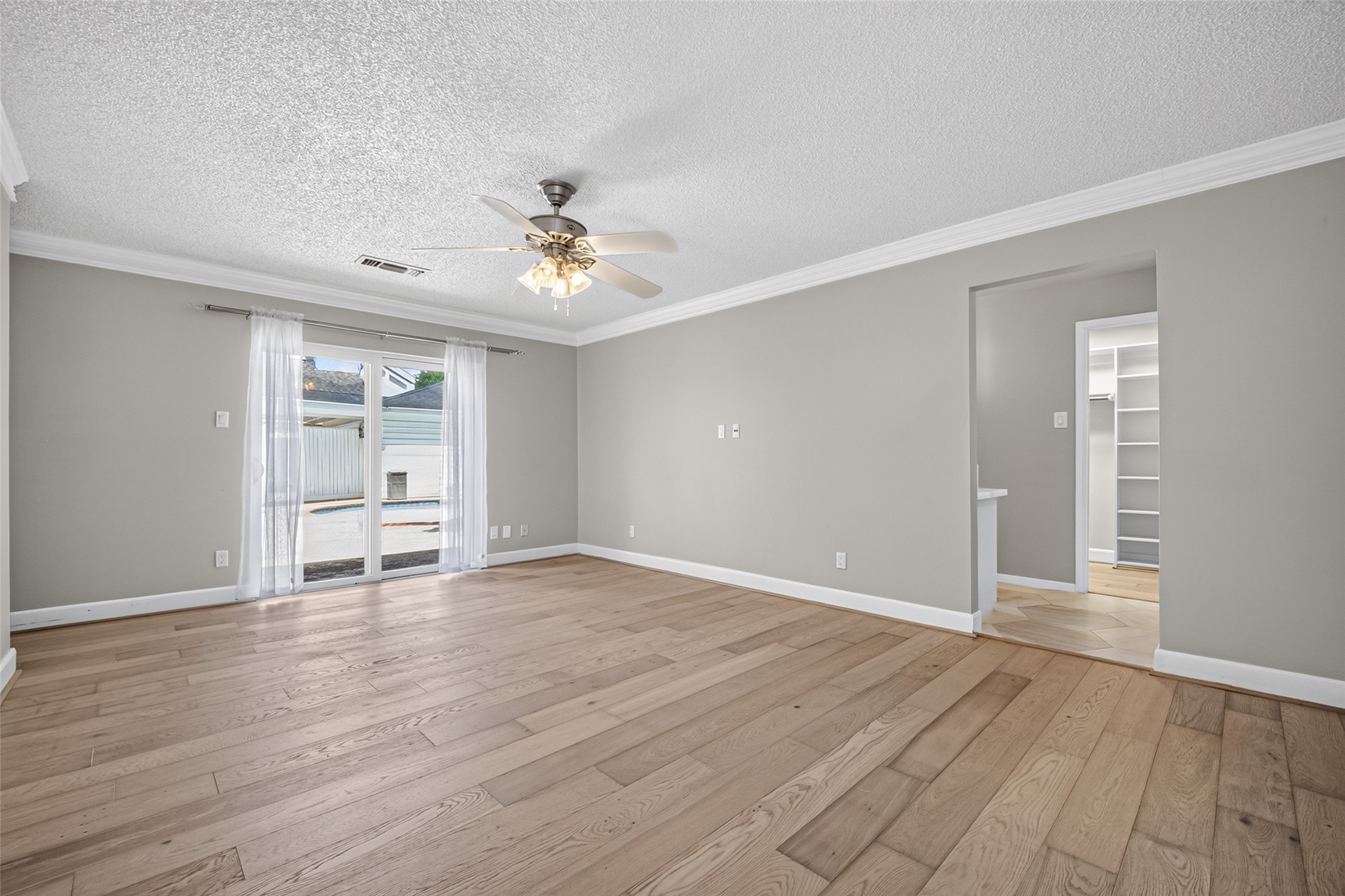 10118 Briar Forest Drive, Houston, TX 77042