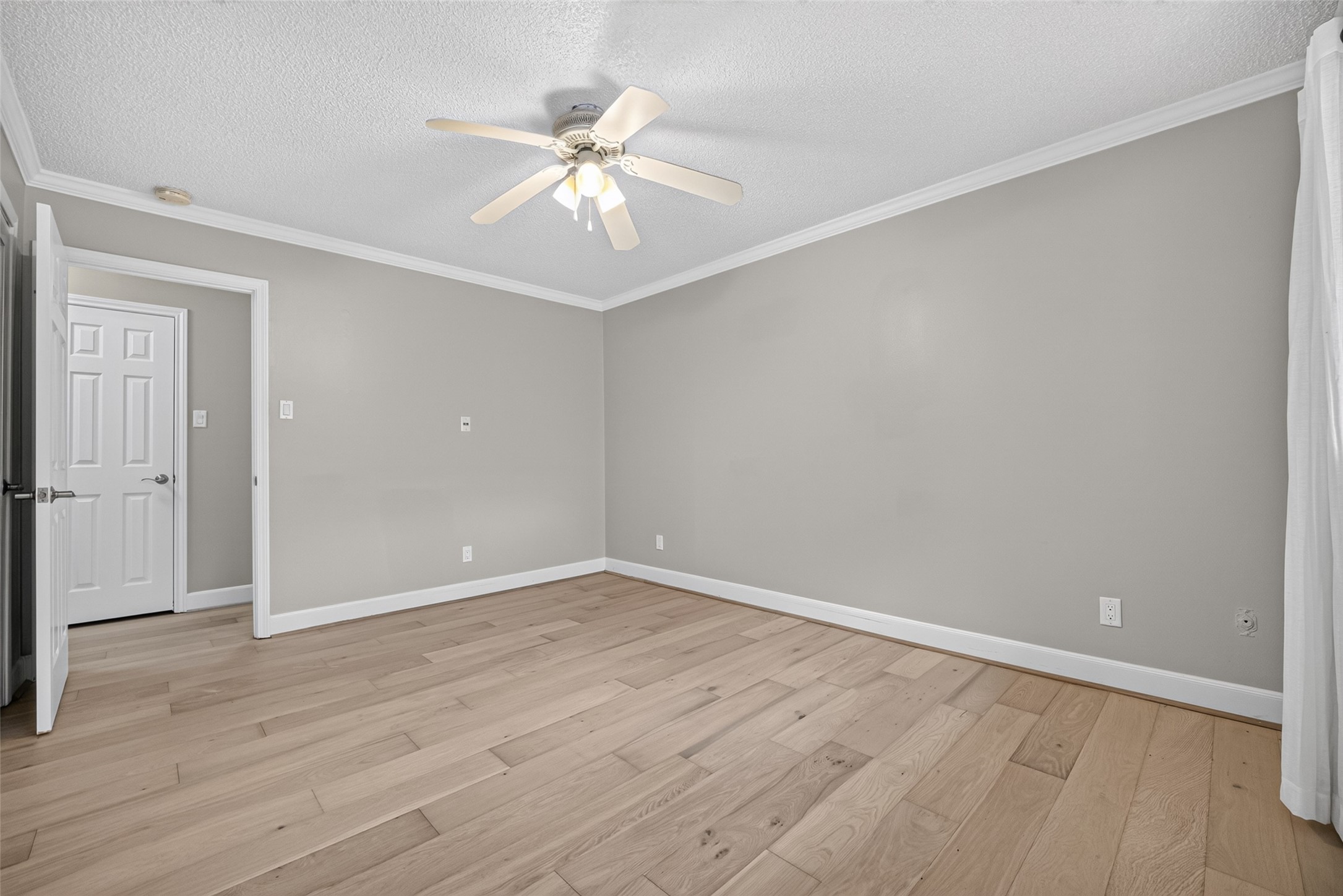 10118 Briar Forest Drive, Houston, TX 77042