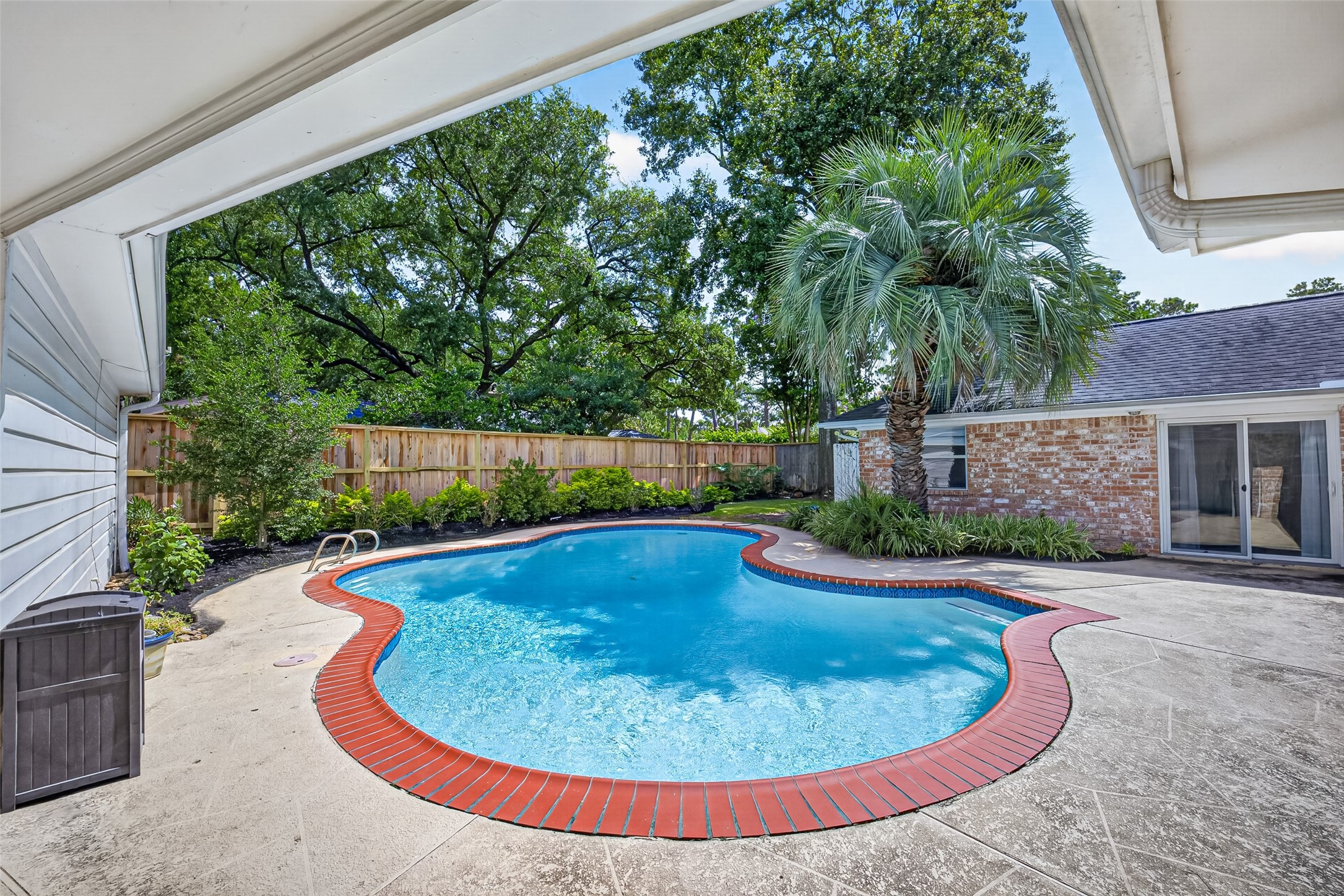10118 Briar Forest Drive, Houston, TX 77042