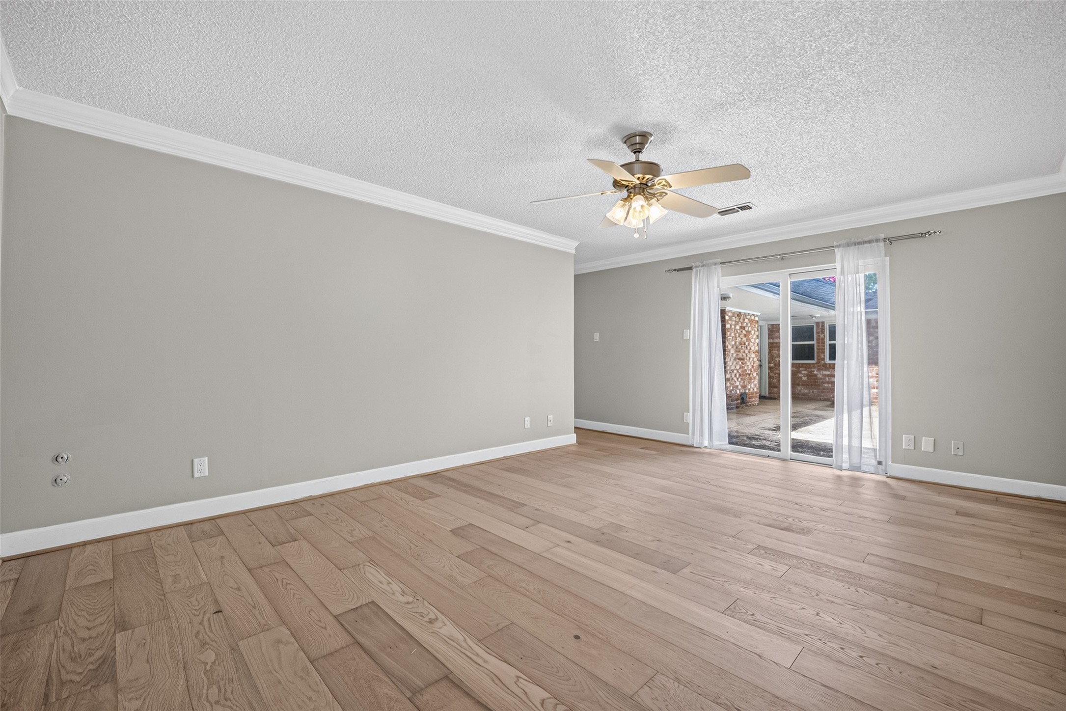 10118 Briar Forest Drive, Houston, TX 77042