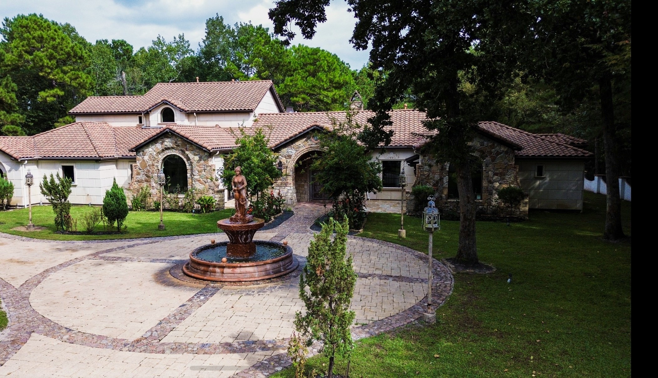 2426 Blue Lake Drive, Magnolia, TX 77354