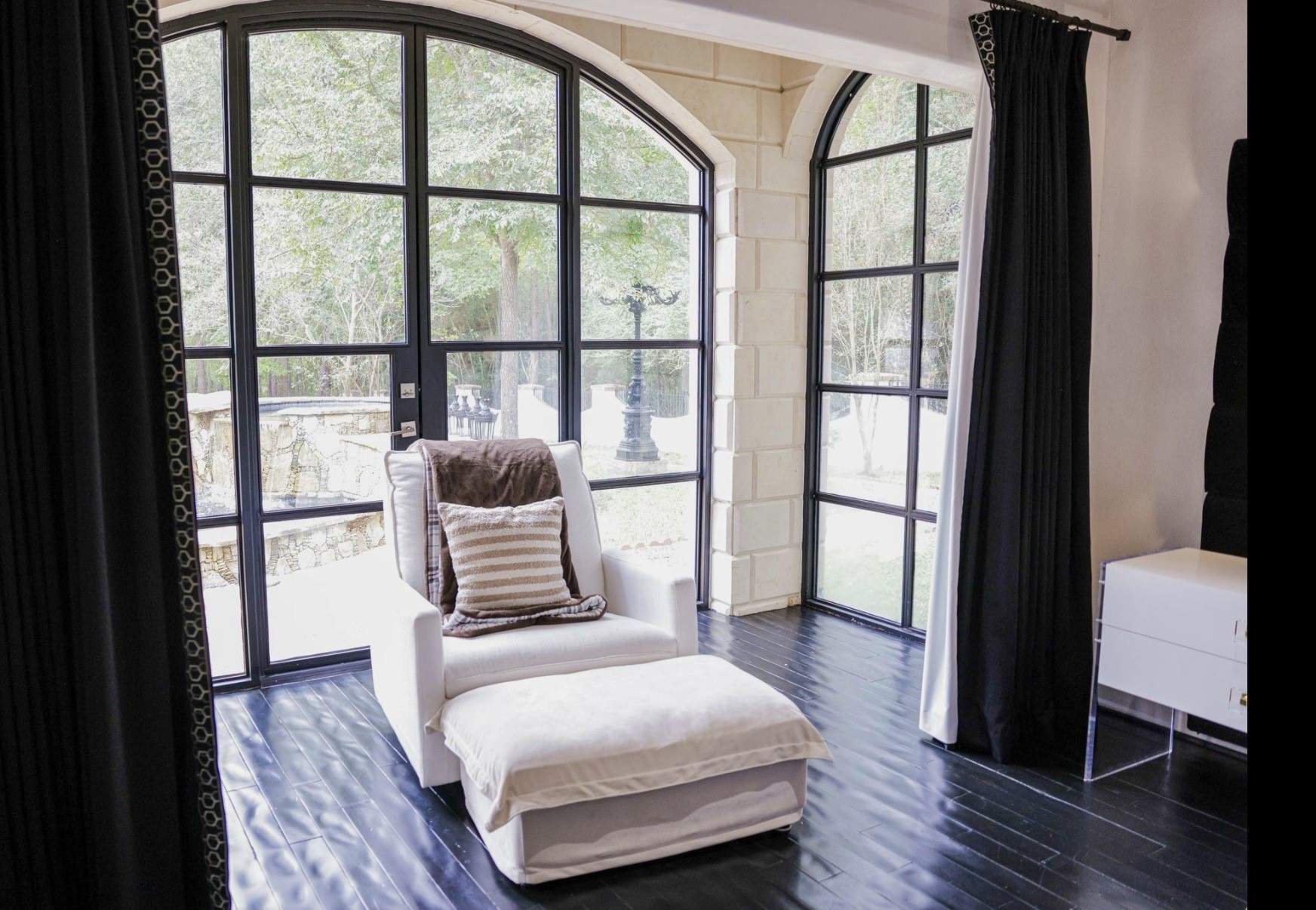 Relaxed elegance with picturesque pool views!