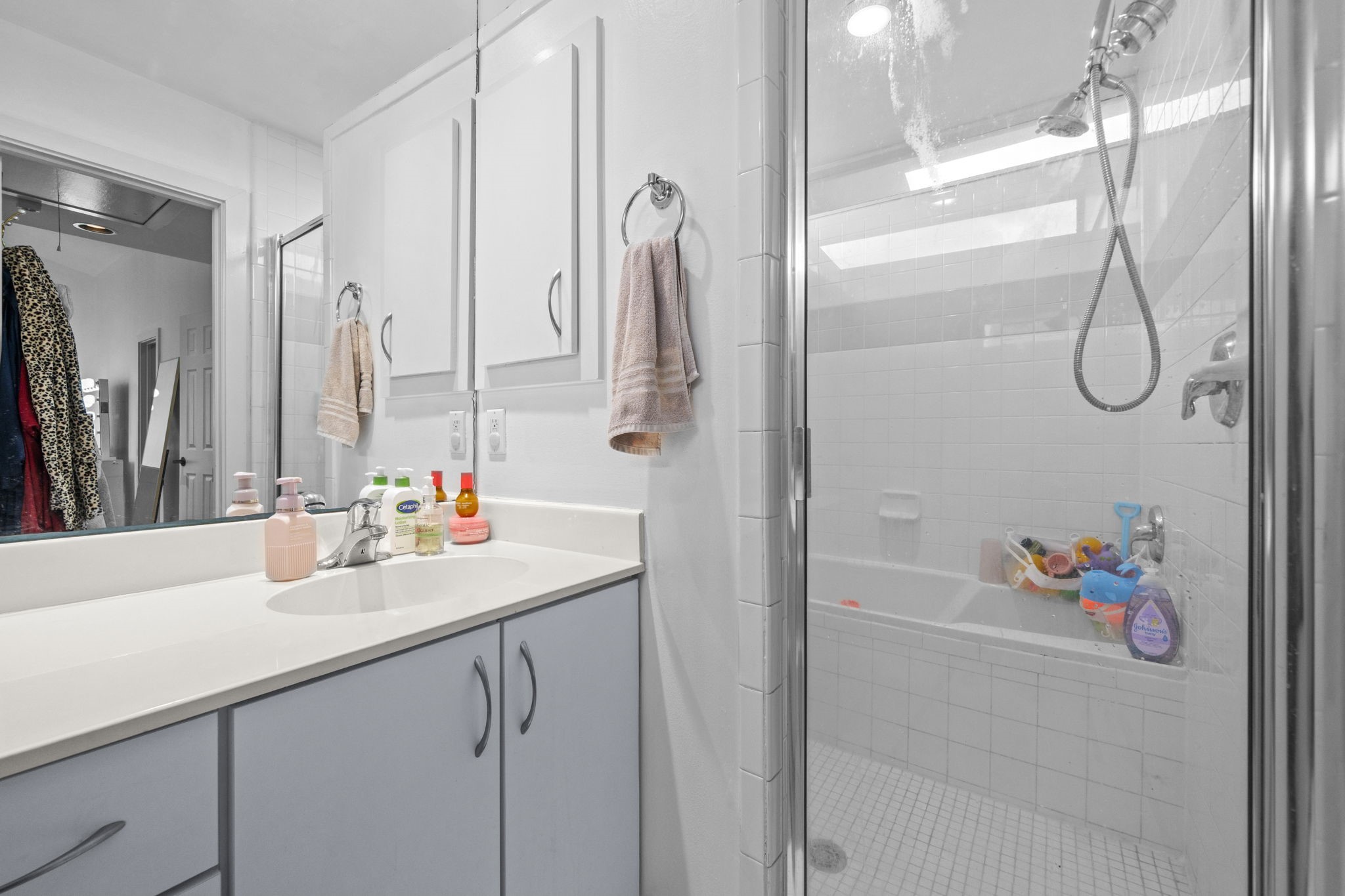 Primary suite bathroom