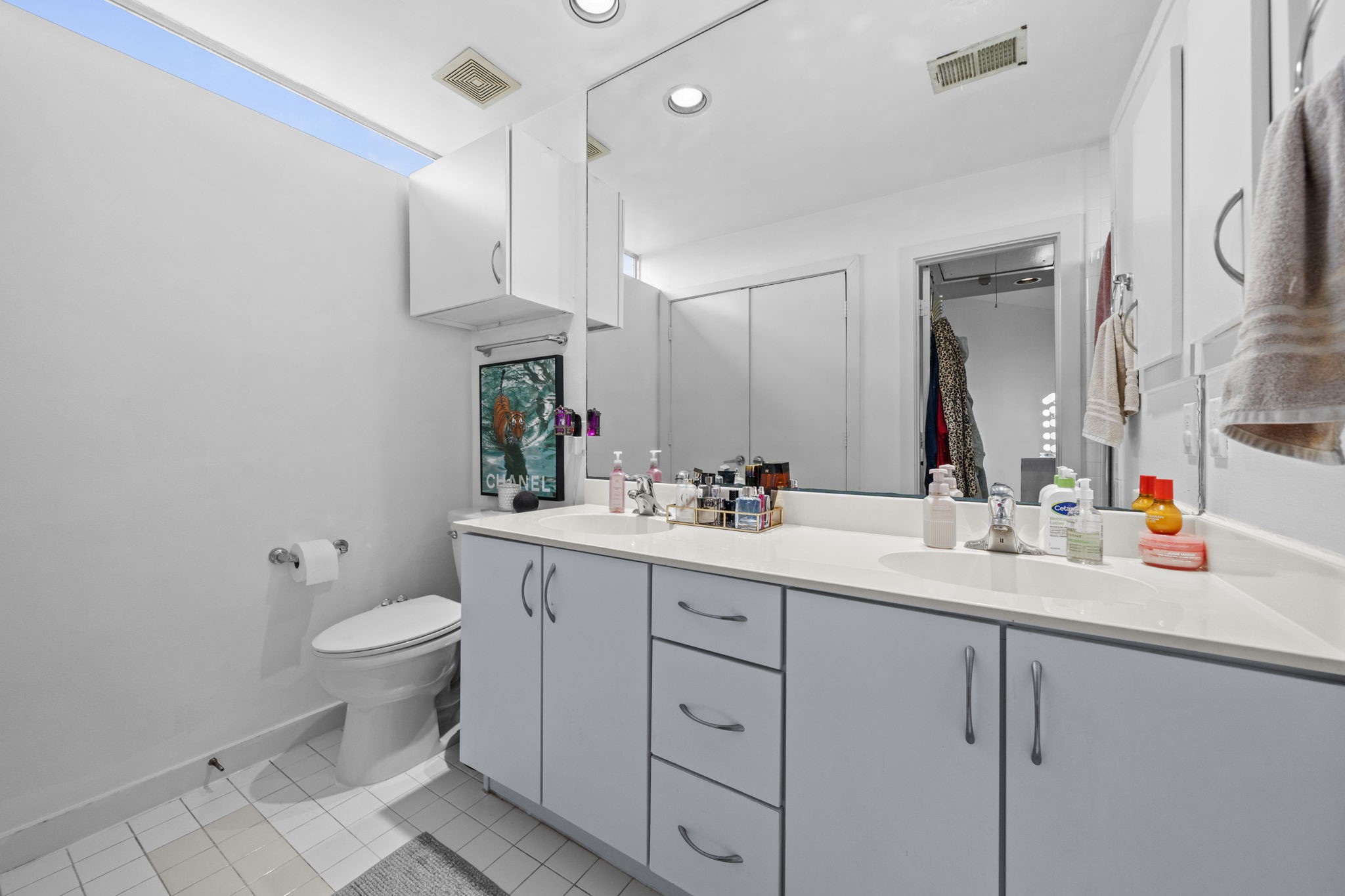 Primary suite bathroom