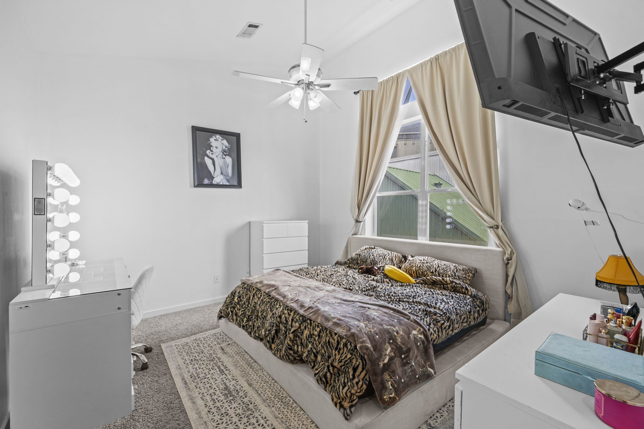 Primary suite