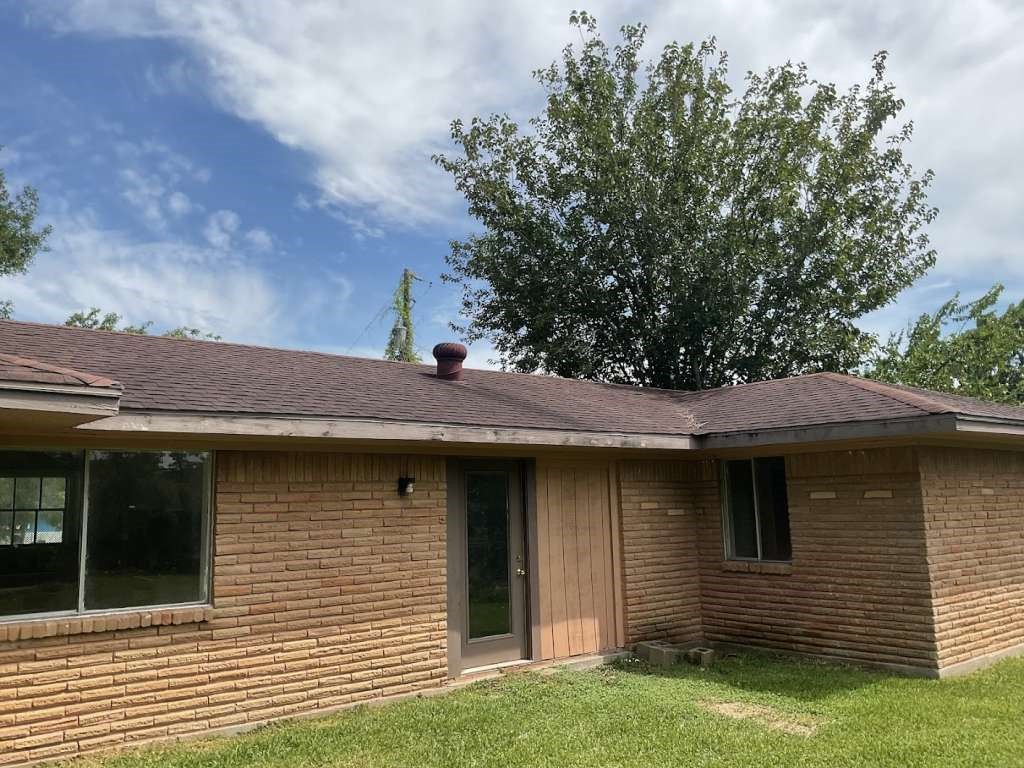 306 Tennyson Street, San Leon, TX 77539
