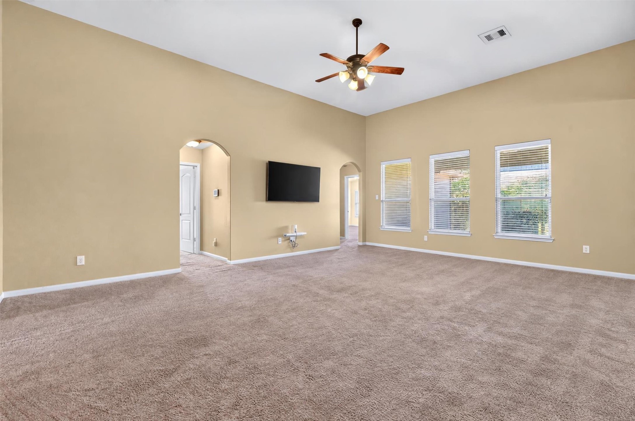 Living room with three windows