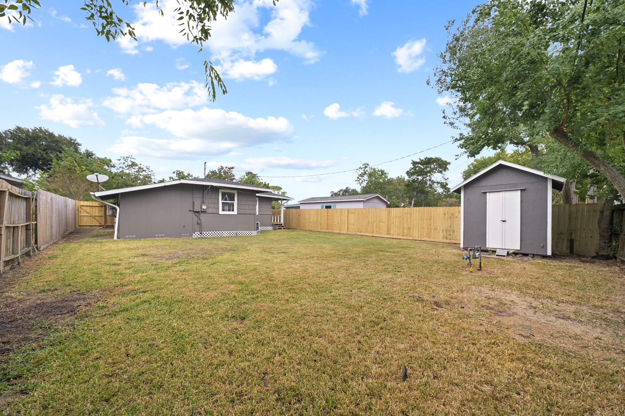 2317 19th Avenue N, Texas City, TX 77590