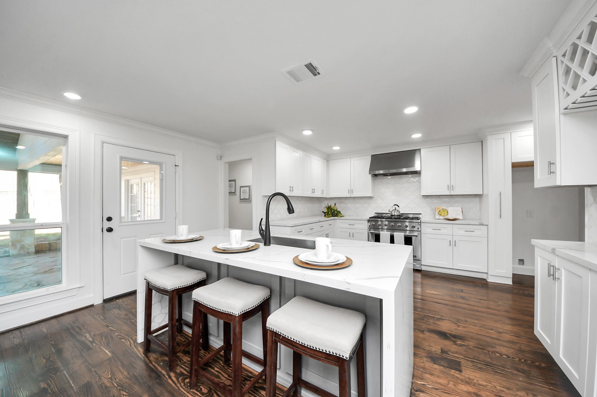 10038 Westview Drive, Houston, TX 77055