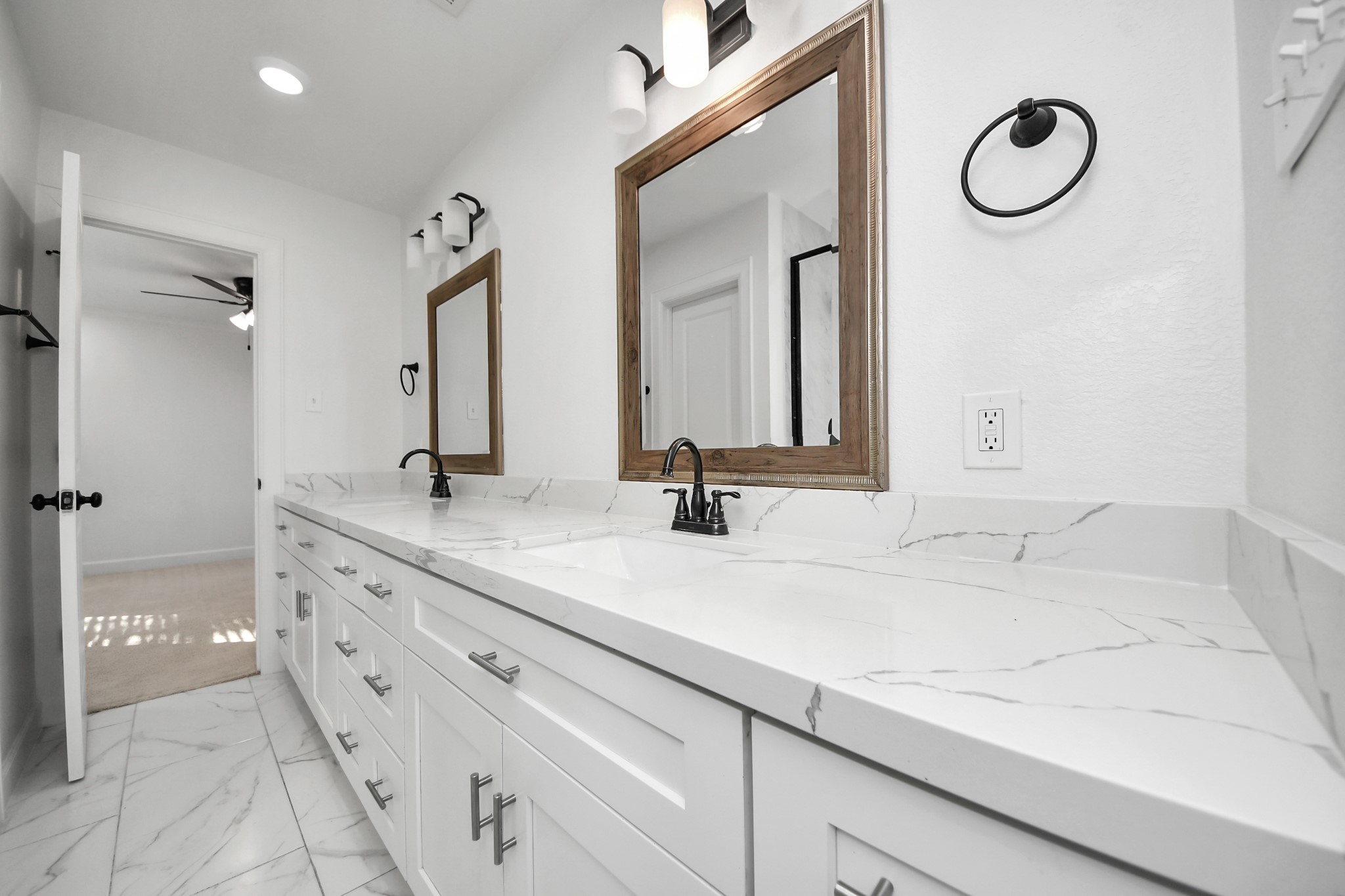 10038 Westview Drive, Houston, TX 77055