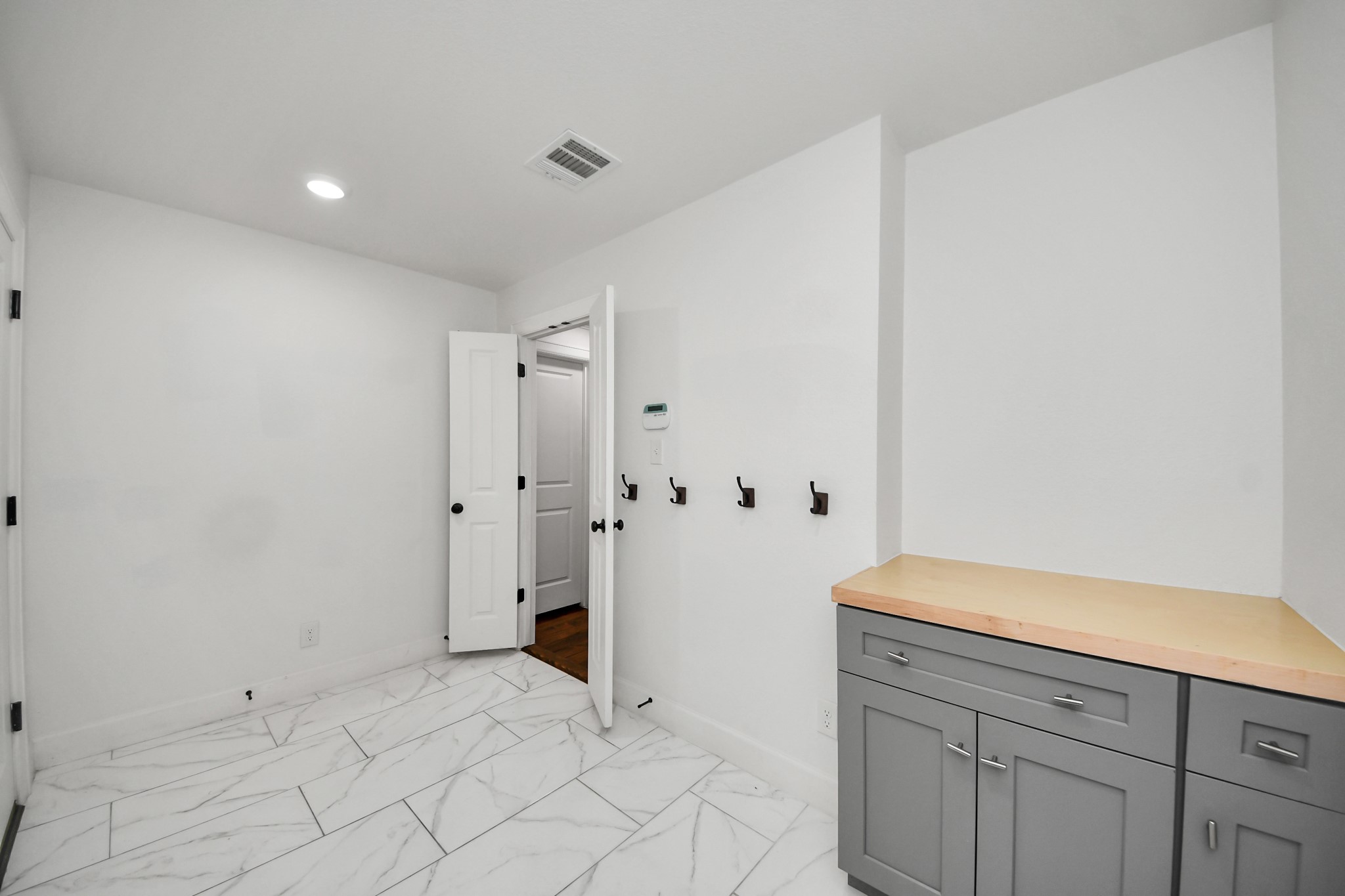10038 Westview Drive, Houston, TX 77055