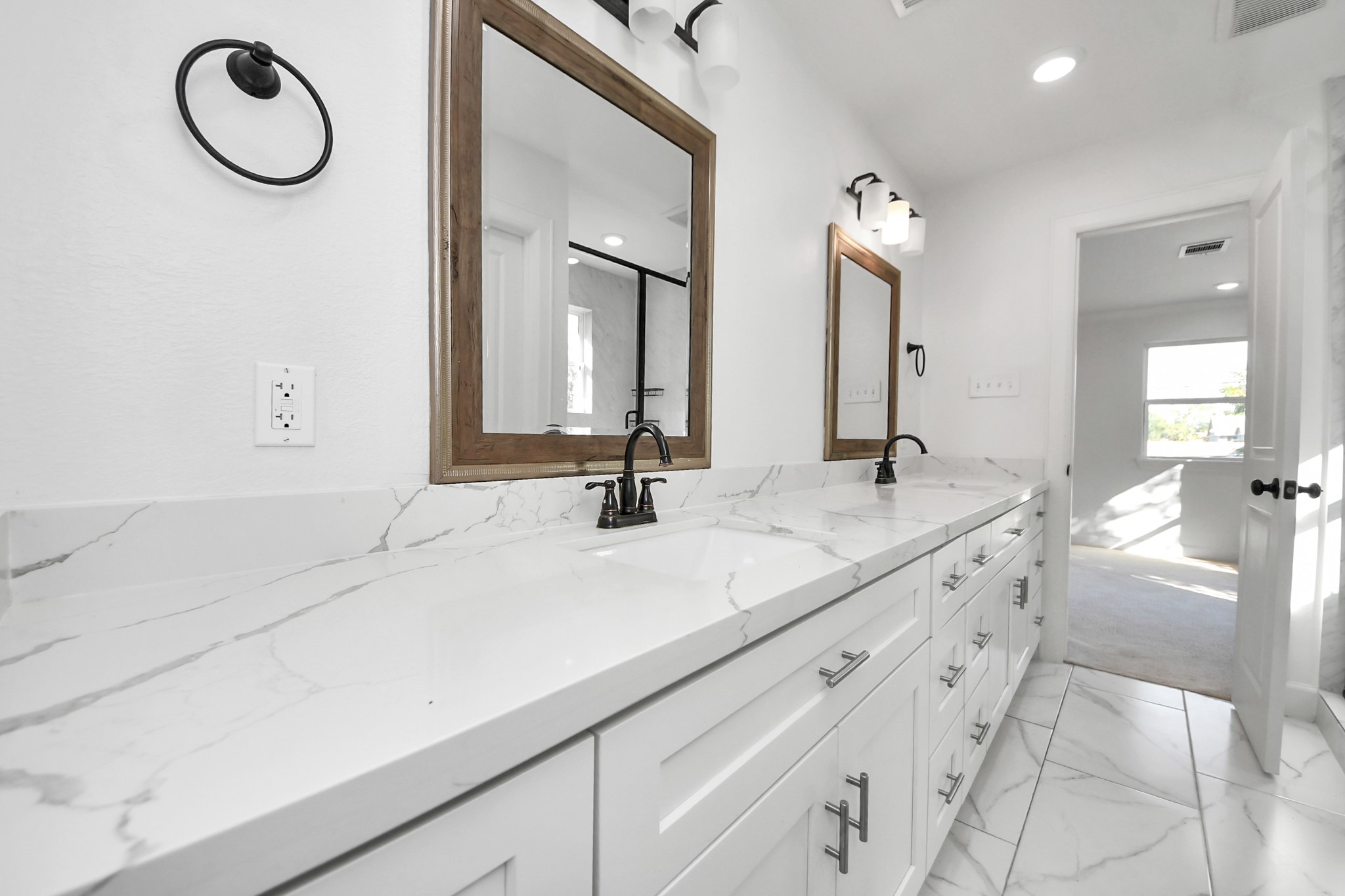 10038 Westview Drive, Houston, TX 77055