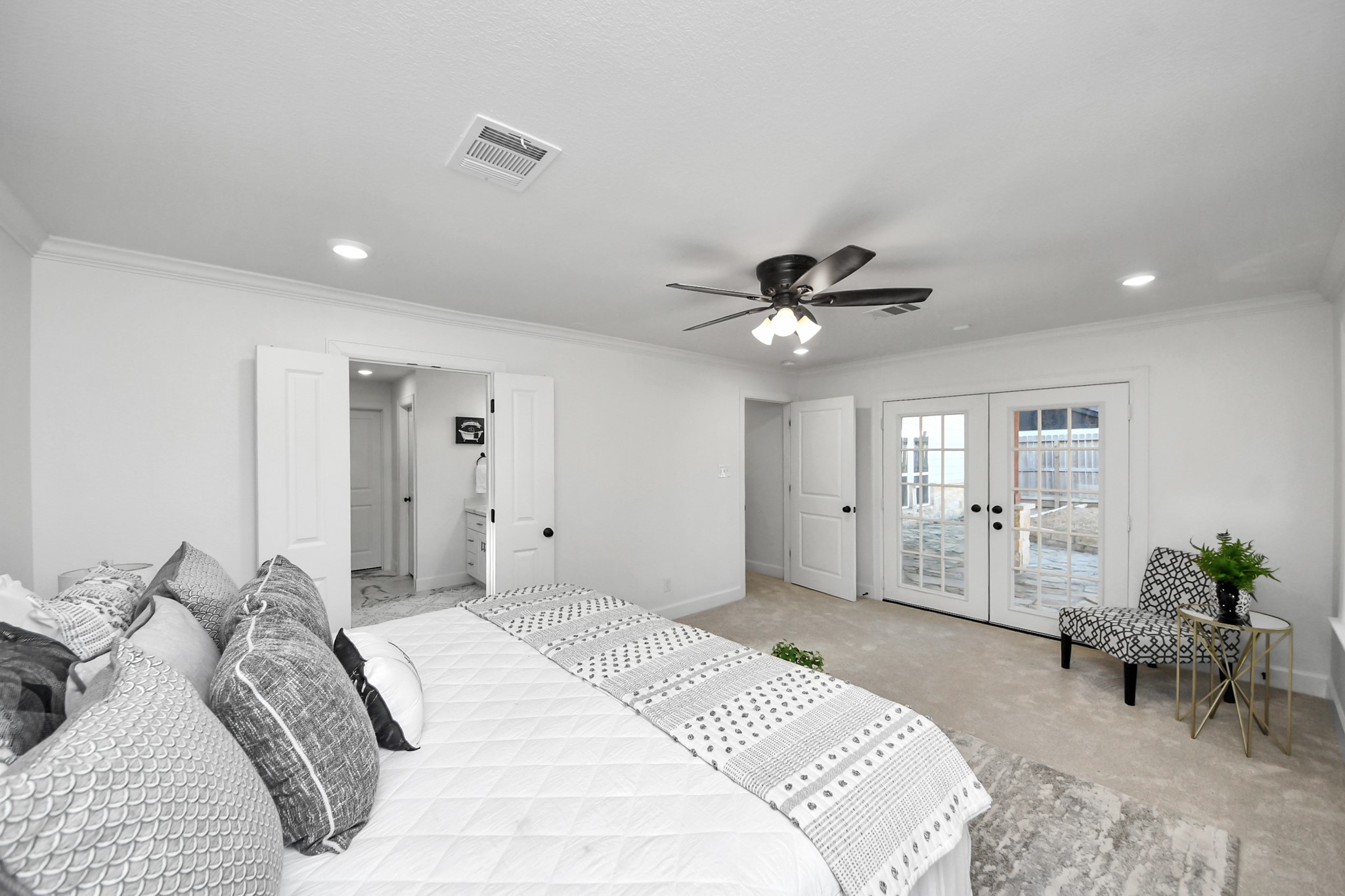 10038 Westview Drive, Houston, TX 77055